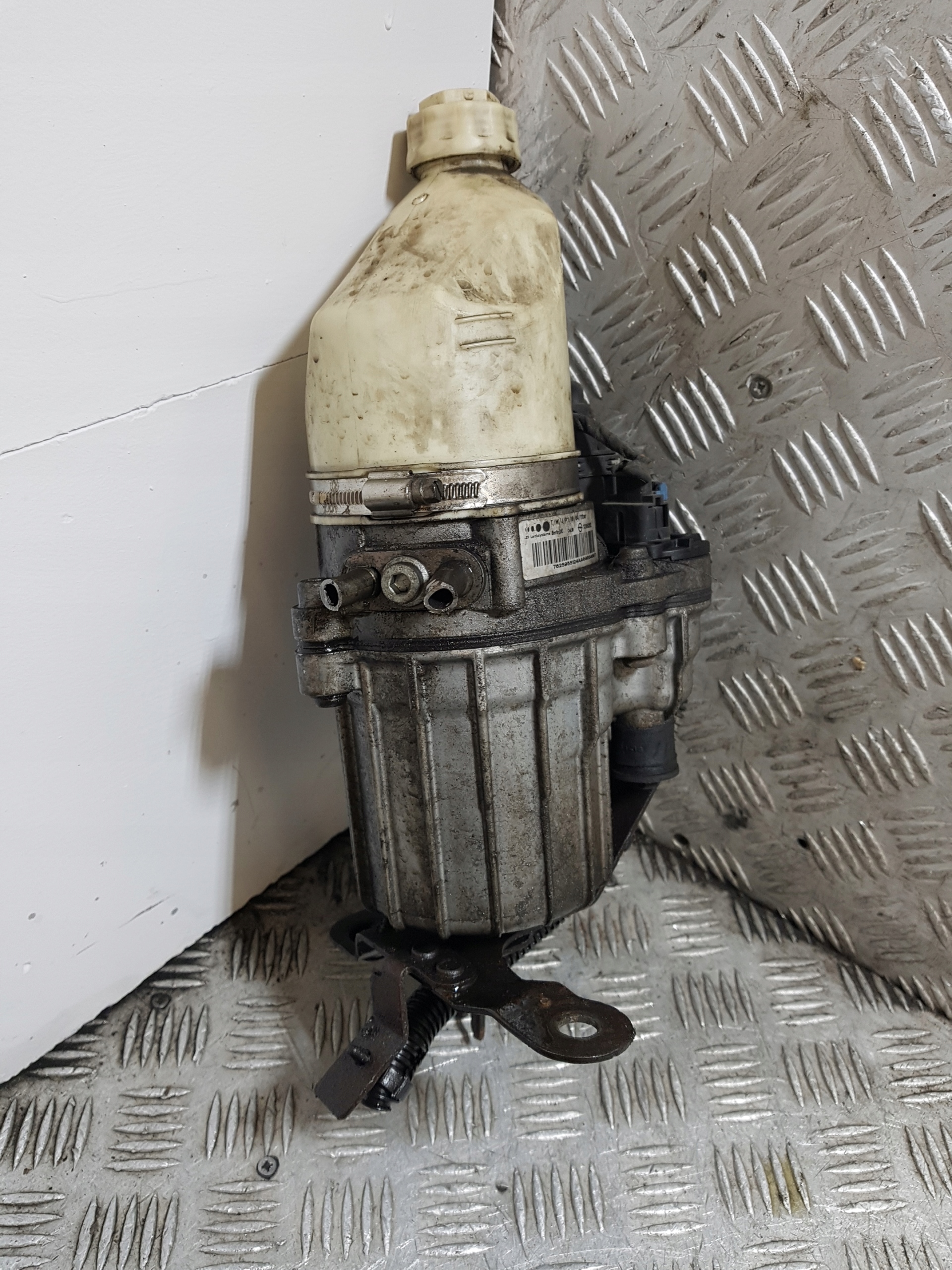 servo pump electrical OPEL ASTRA H 13109262