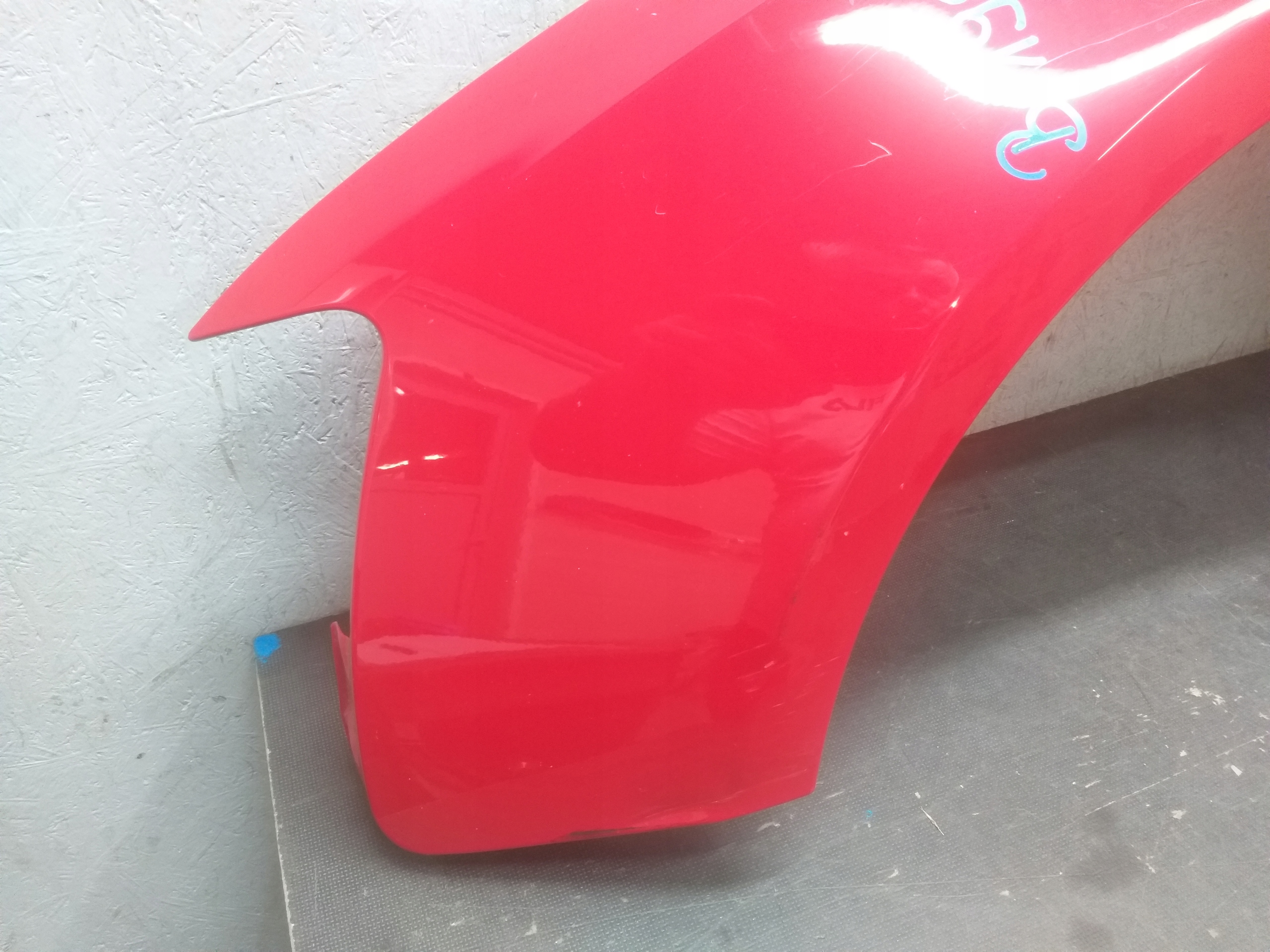 blatník předek levý AUDI A5 8T 08