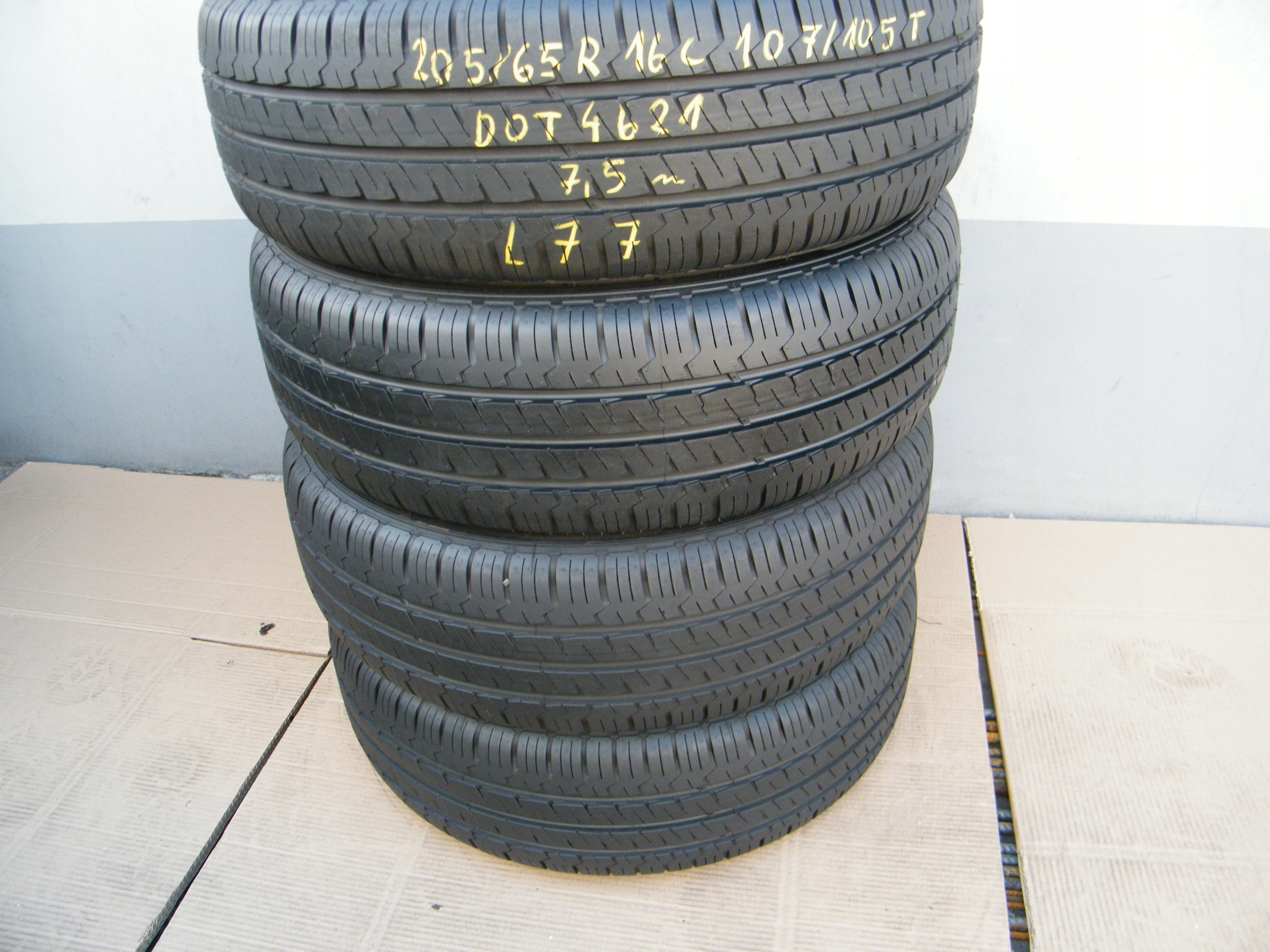 [L77] 4XL 205/65R16C 107 / 105T HANKOOK VANTRA lt +