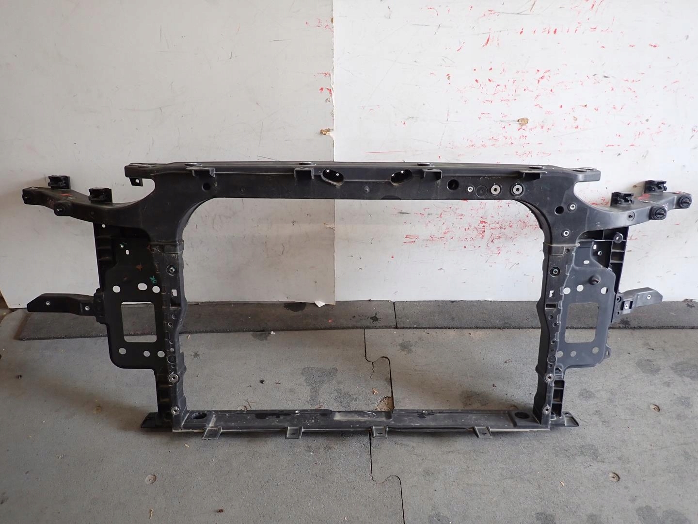 support panel for radiators HYUNDAI KONA 2017-- ELEKTRYK 64105-DD000