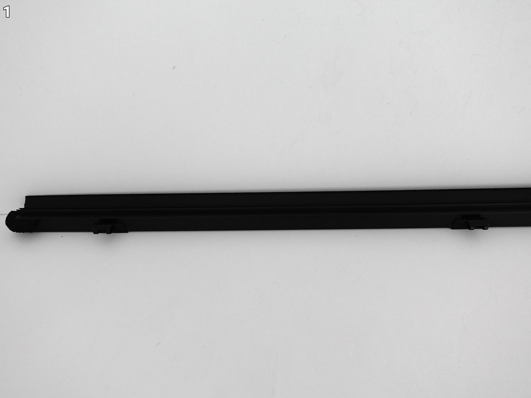 TOYOTA 4RUNNER 10-23 moulding dust windows right front 68171-60090