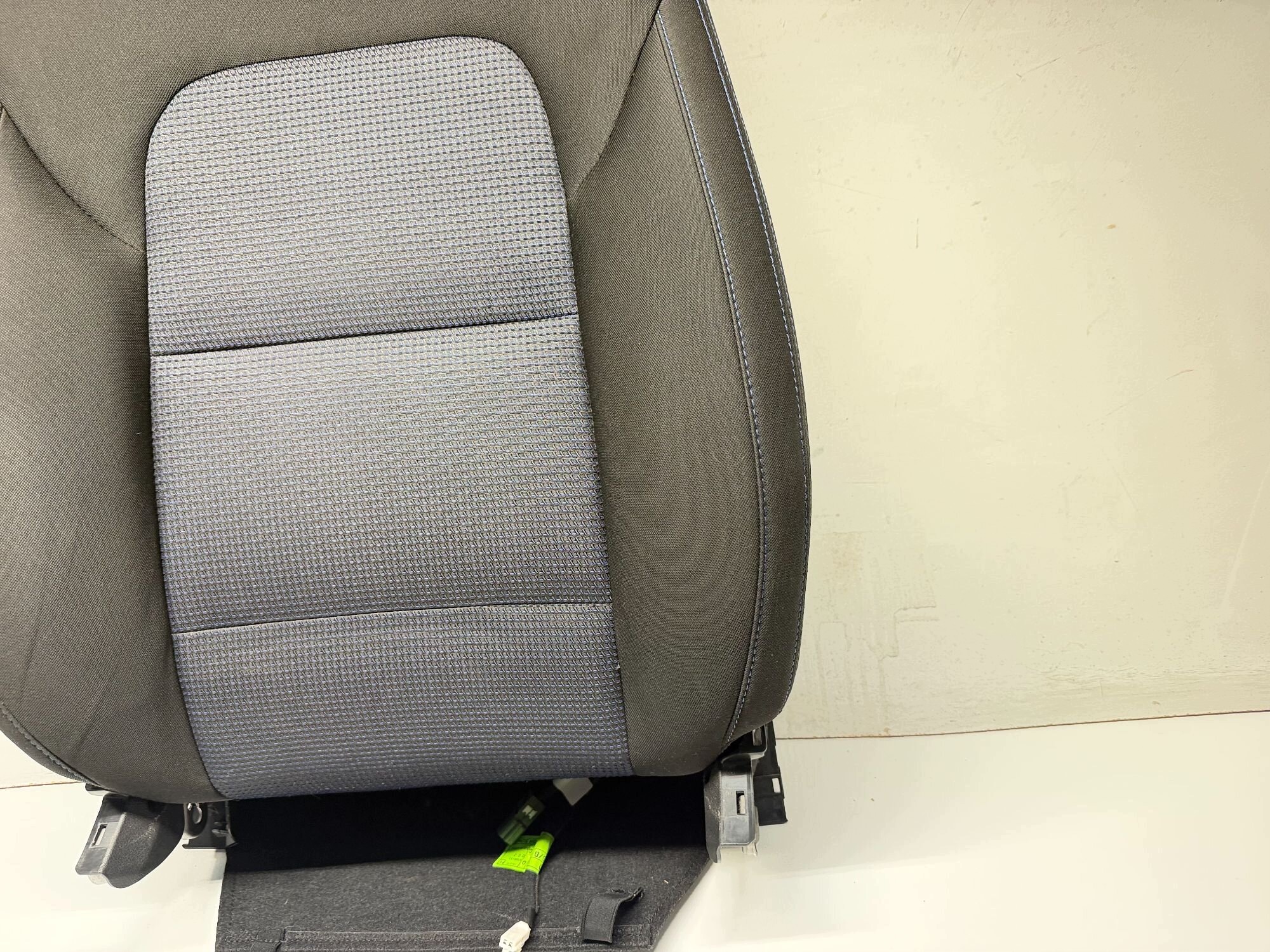 OPARCIE SITZ rechts GRZANE HYUNDAI TUCSON II 2015-2021