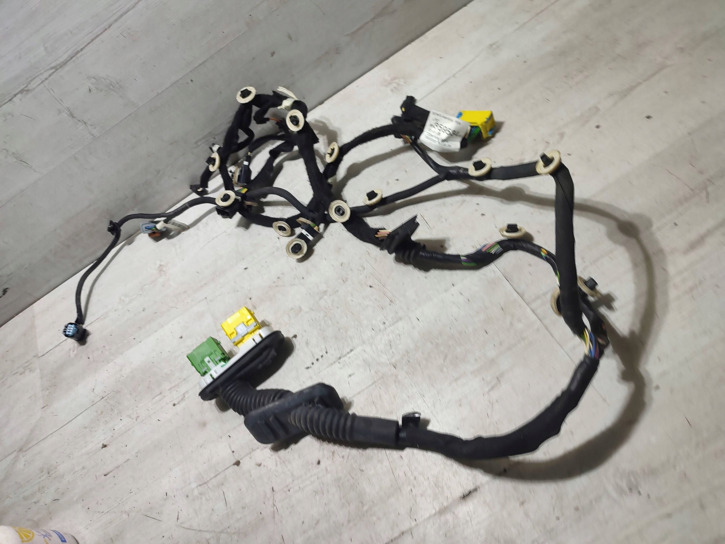 Peugeot 2008 II 2020 front side left bundle przewodow door przednich