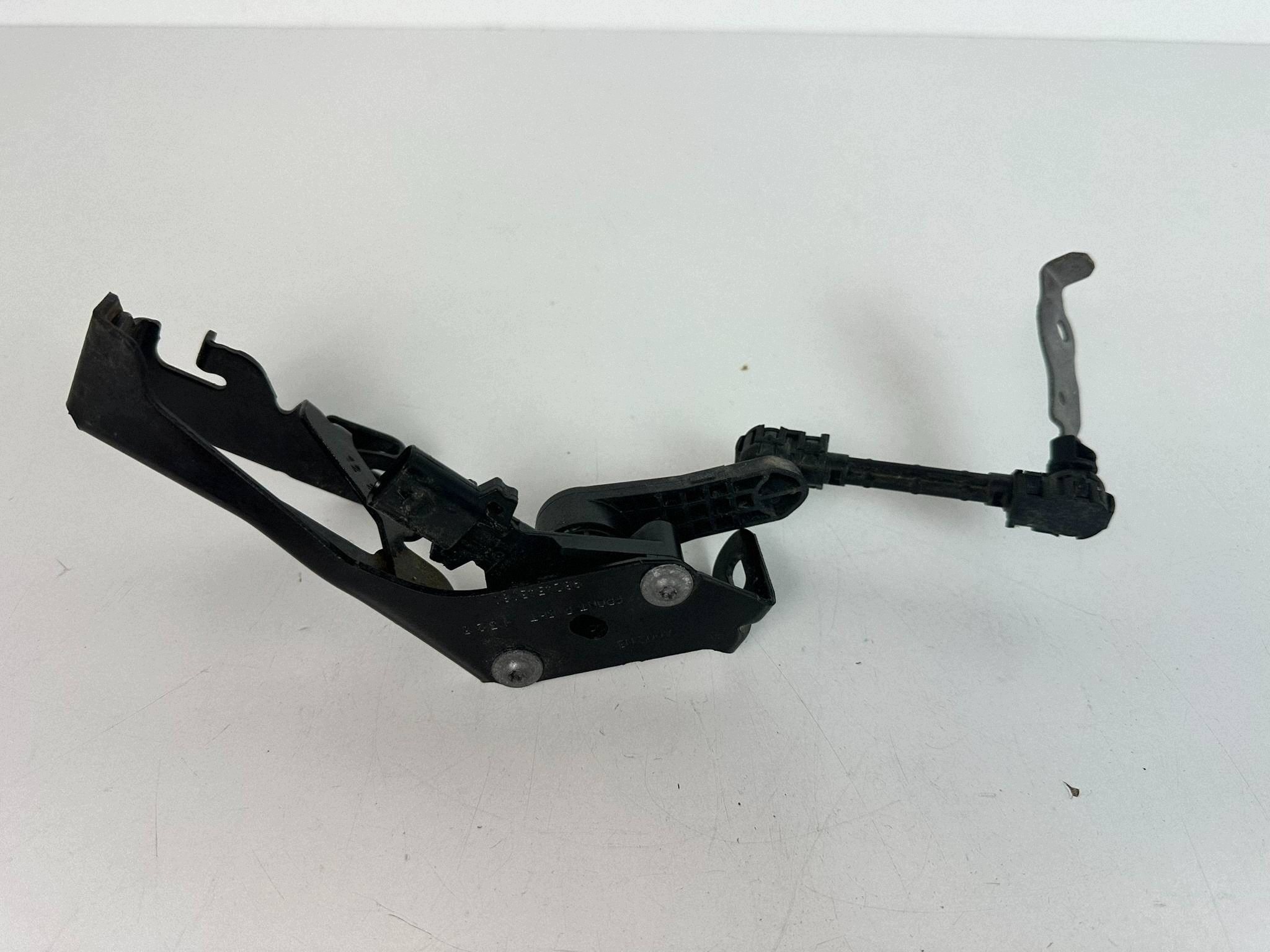 Opel Mokka B Sensor poziomowania Leuchten 9824543080