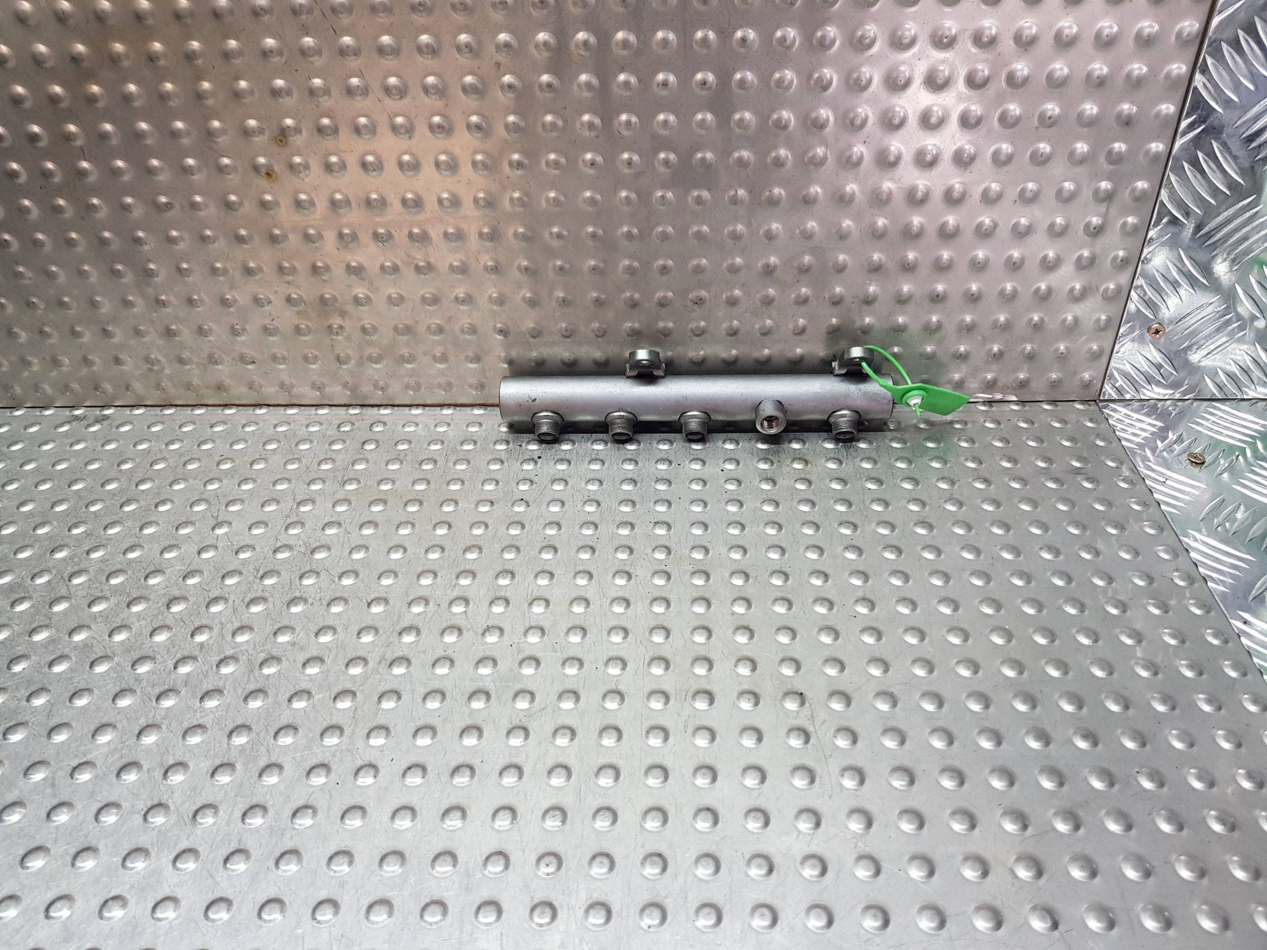 injection ramp left 059130089AB AUDI A4 B7 A6 C6 Q7 4L 3.0 TDI