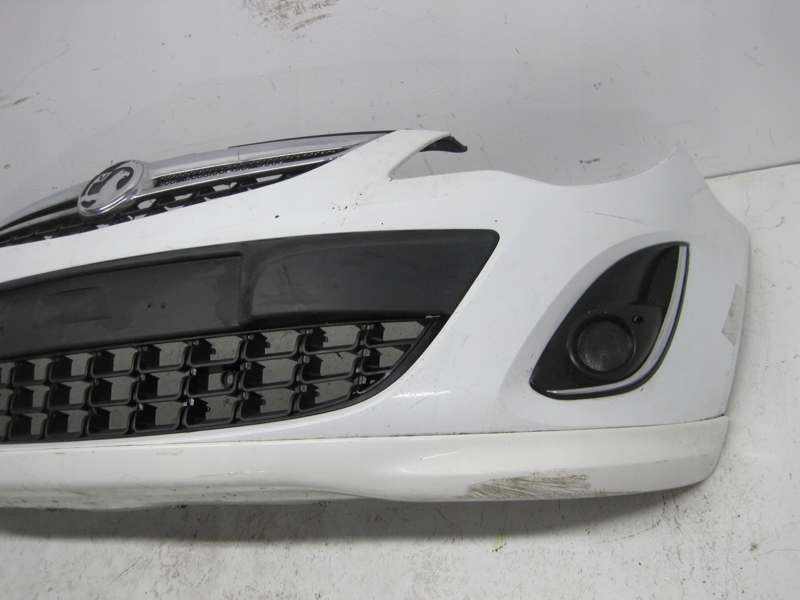 lökhárító OPEL CORSA D 11R eleje elsö