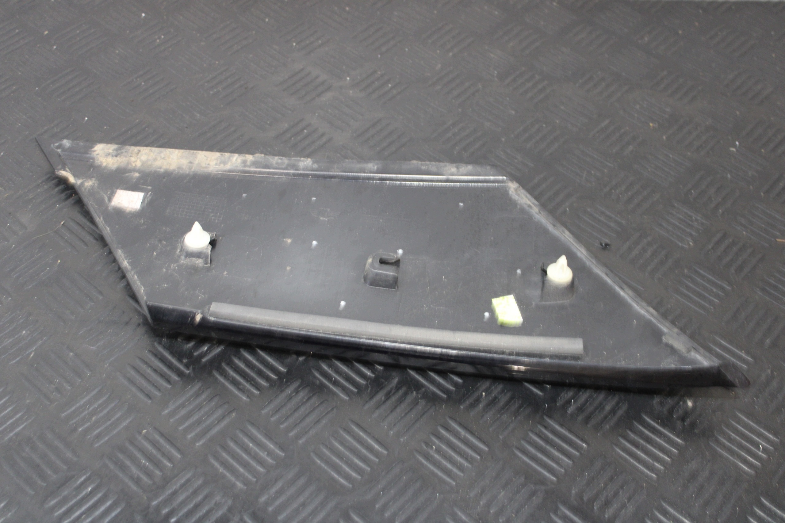cover pillar trim left rear part 9808793 MINI PACEMAN S R61 S