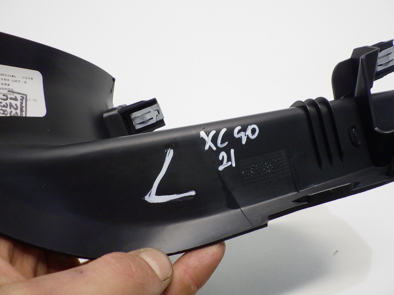 VOLVO XC40 XC60 2.0 D4 2020 OSŁONA ZAŚLEPKA TYŁ Wersja Europejska