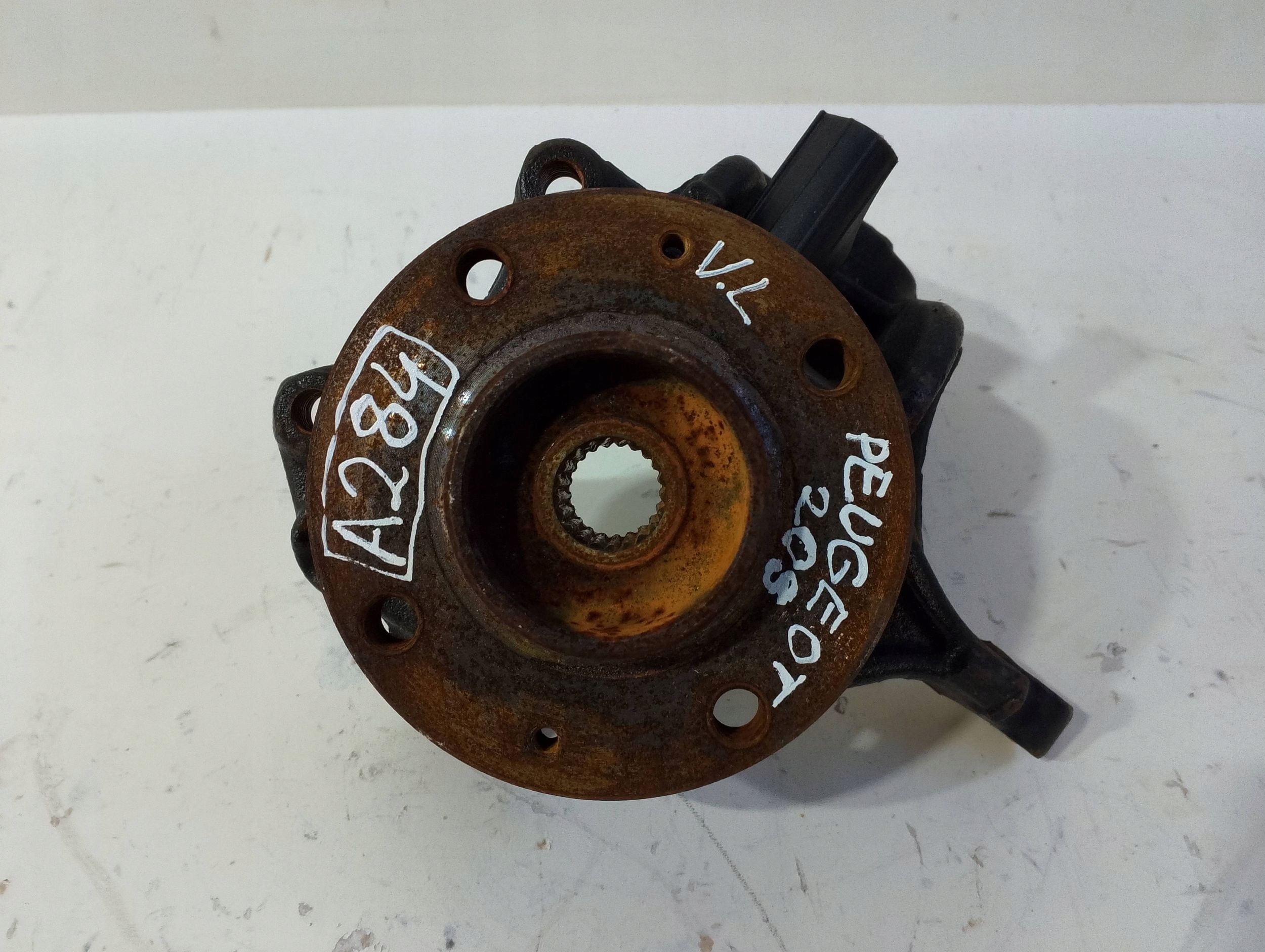 Peugeot 208 and swing front left P54 (A284)