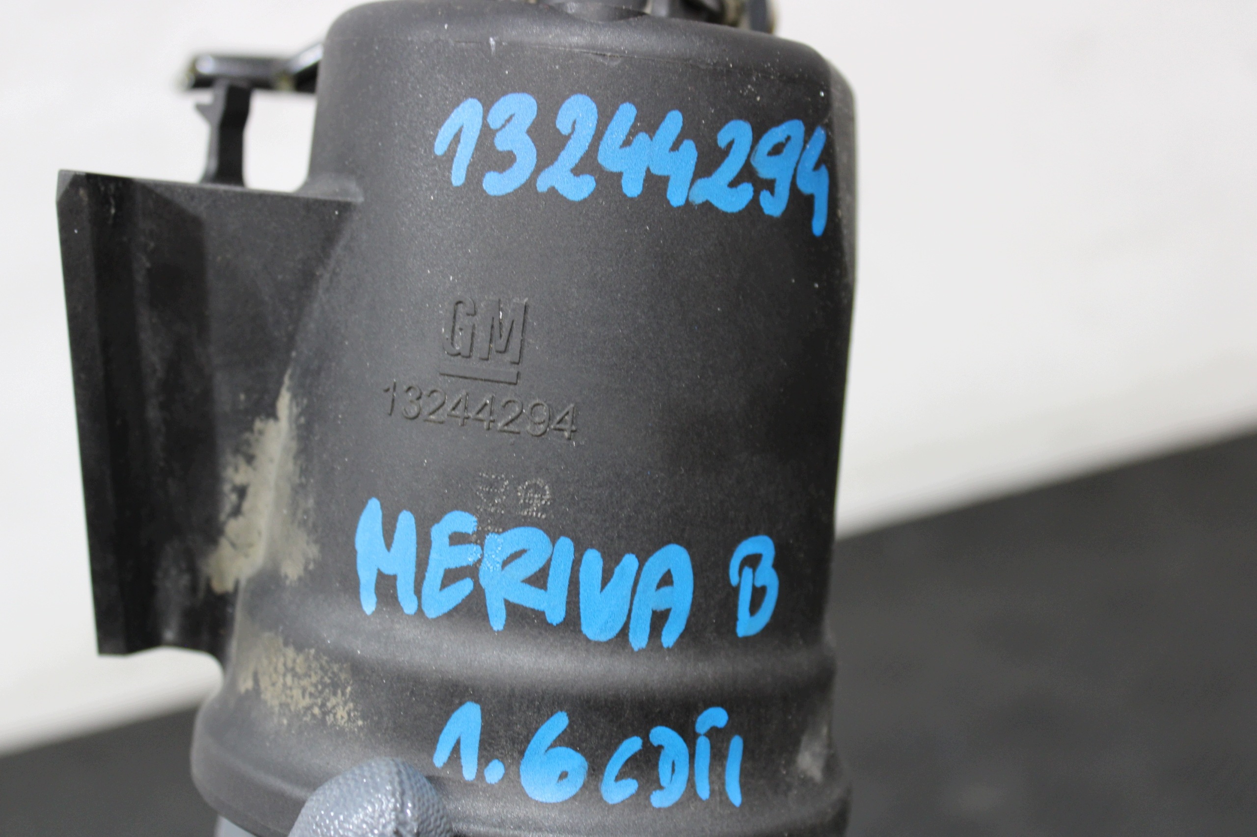 poklopač filtera goriva 13244294 OPEL MERIVA B