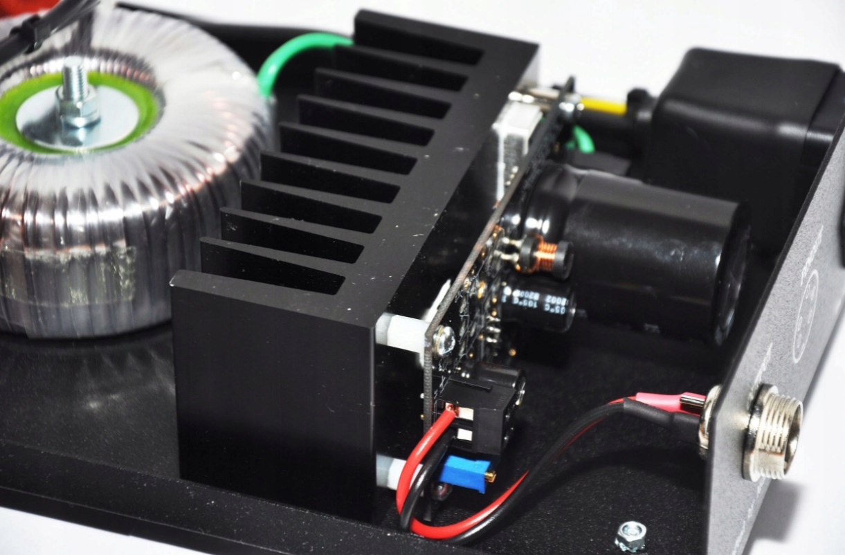 ZASILACZ LINIOWY AUDIO 9V 3000MA 5.5/2.1 MUZGAUDIO Marka inna