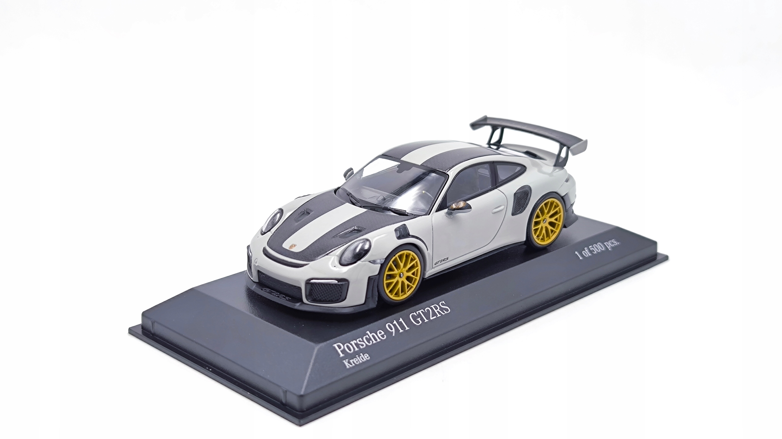Porsche 911 GT2RS 2018 Šedá 1:43 Minichamps 413067288