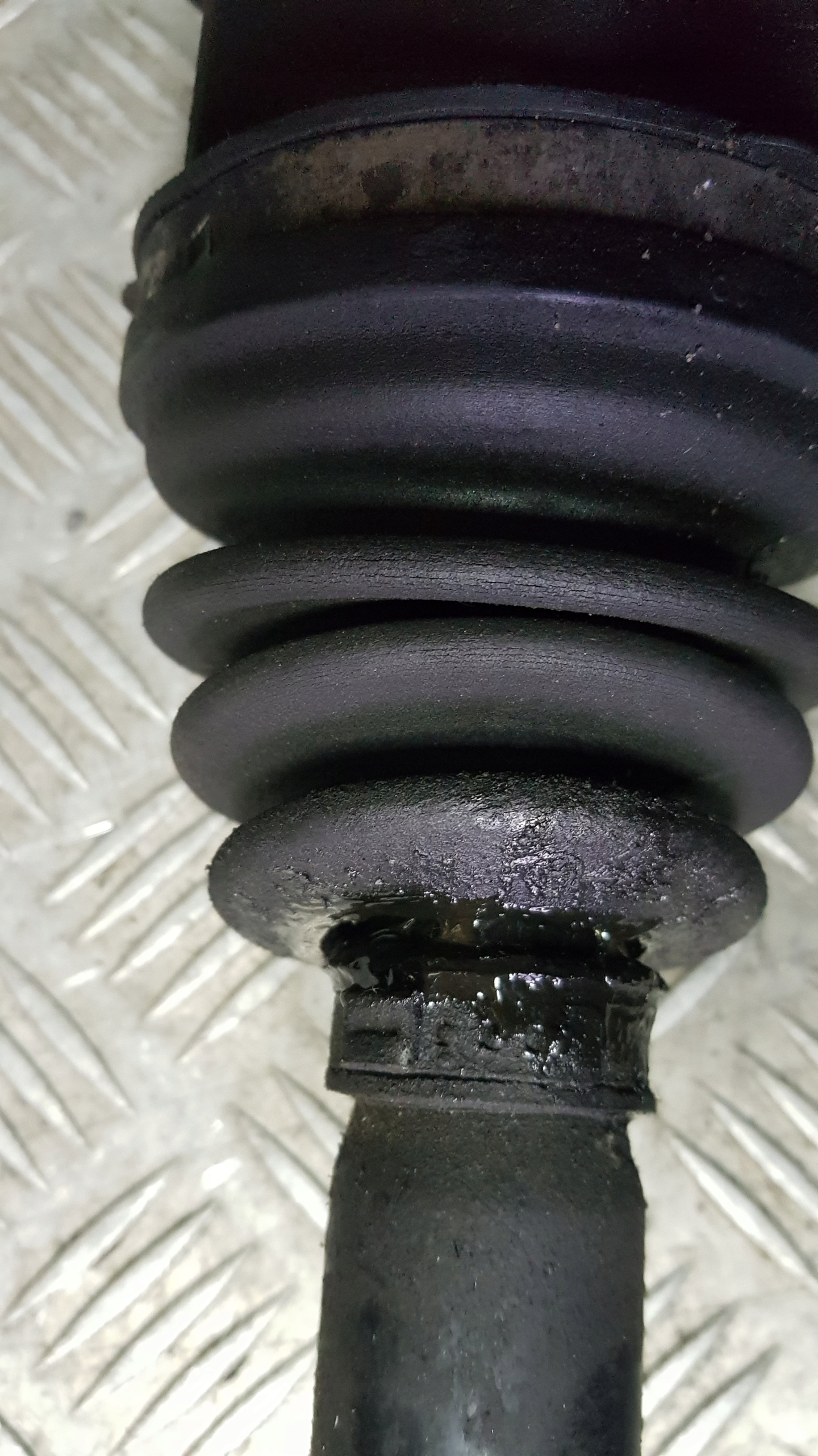 AUDI A8 D3 3.0 TDI semi-axis right front 4e0407272p