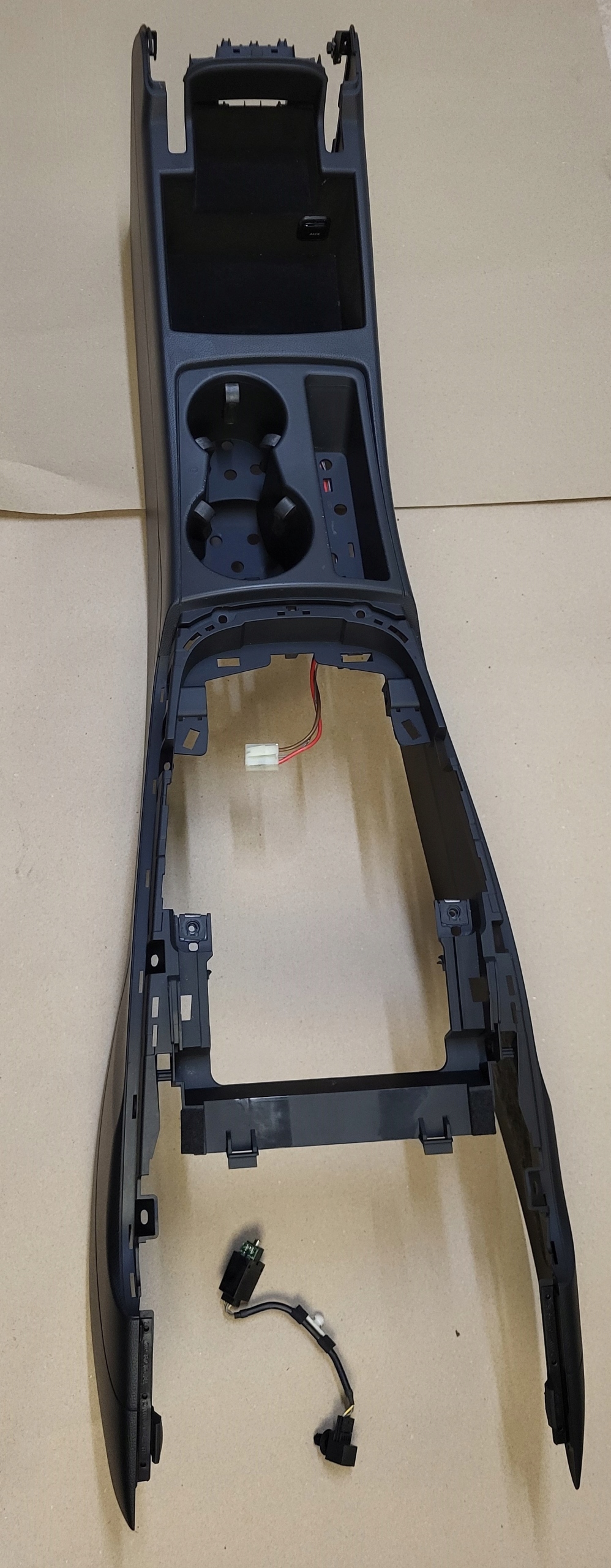 TUNEL central console bracket for KUBEK adapter AUX AUDI A4 B8 8K A5 8T OE