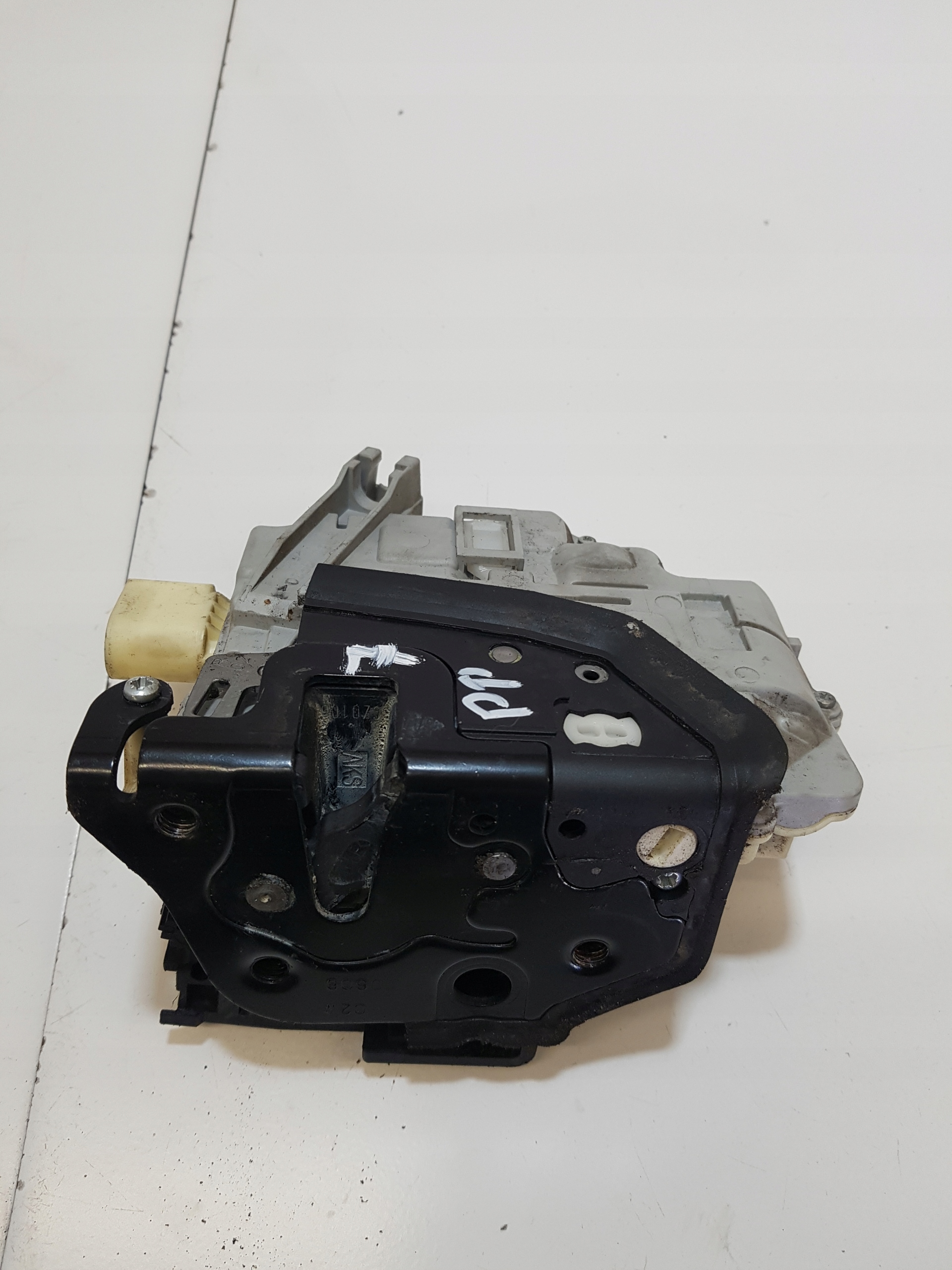 lock door right front VOLKSWAGEN PASSAT B6 7 PIN
