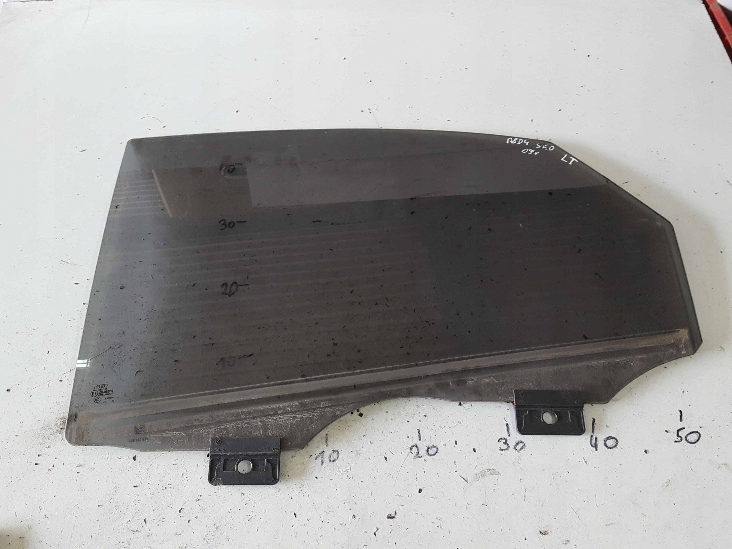 AUDI A8 D4h 09r СТЕКЛО ДВЕРИ ЛЕВА ЗАД. ДВОЙНОЙ