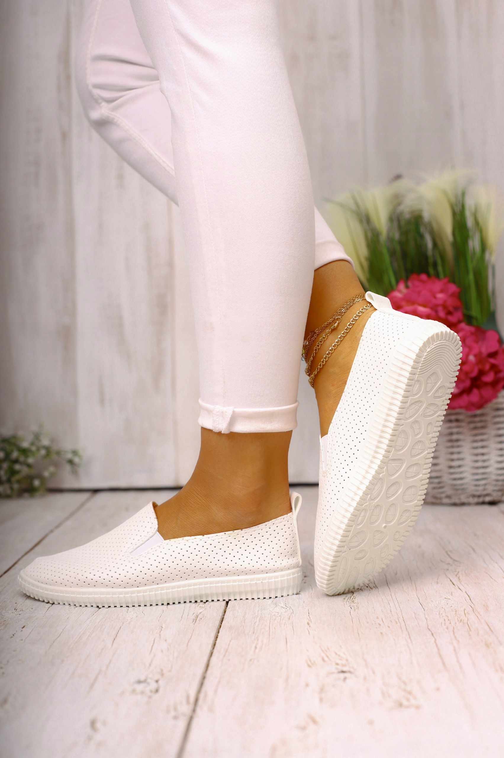 TRAMPKI TENISÓWKI DAMSKIE AŻUROWE BIAŁE BUTY SPORTOWE LEKKIE Rozmiar 38