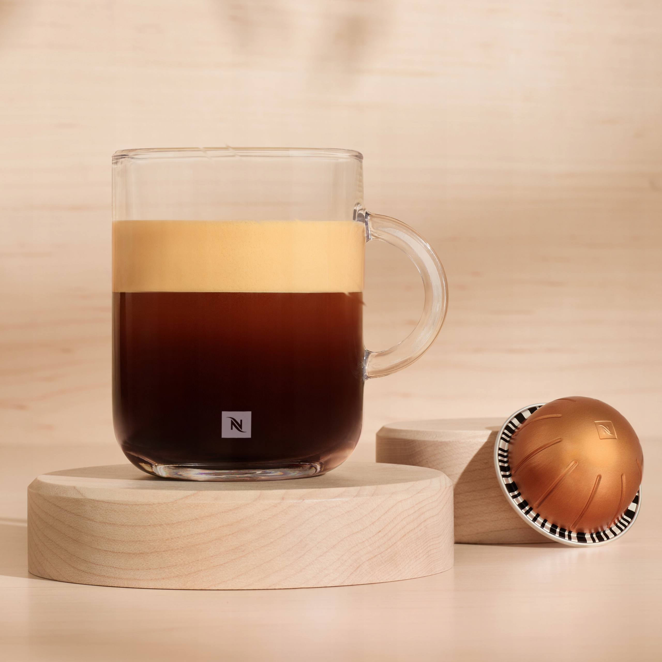 NESPRESSO EKSPRES DO KAWY NA KAPSUŁKI VERTUO POP KAPSUŁKOWY + 42 KAWY Ciśnienie 0 bar