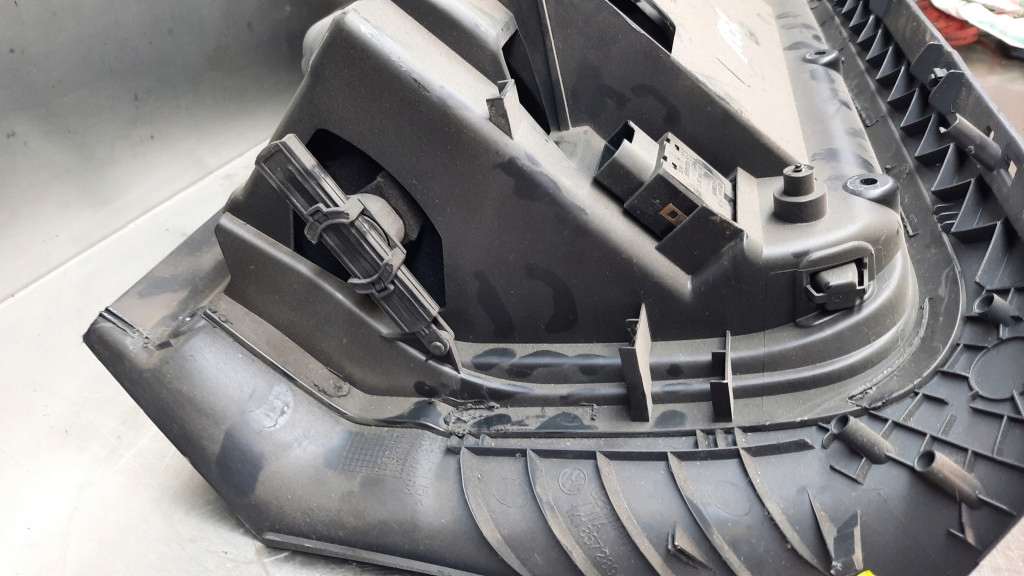 бардачок пассажира 1K1857290 vw Golf V 07R