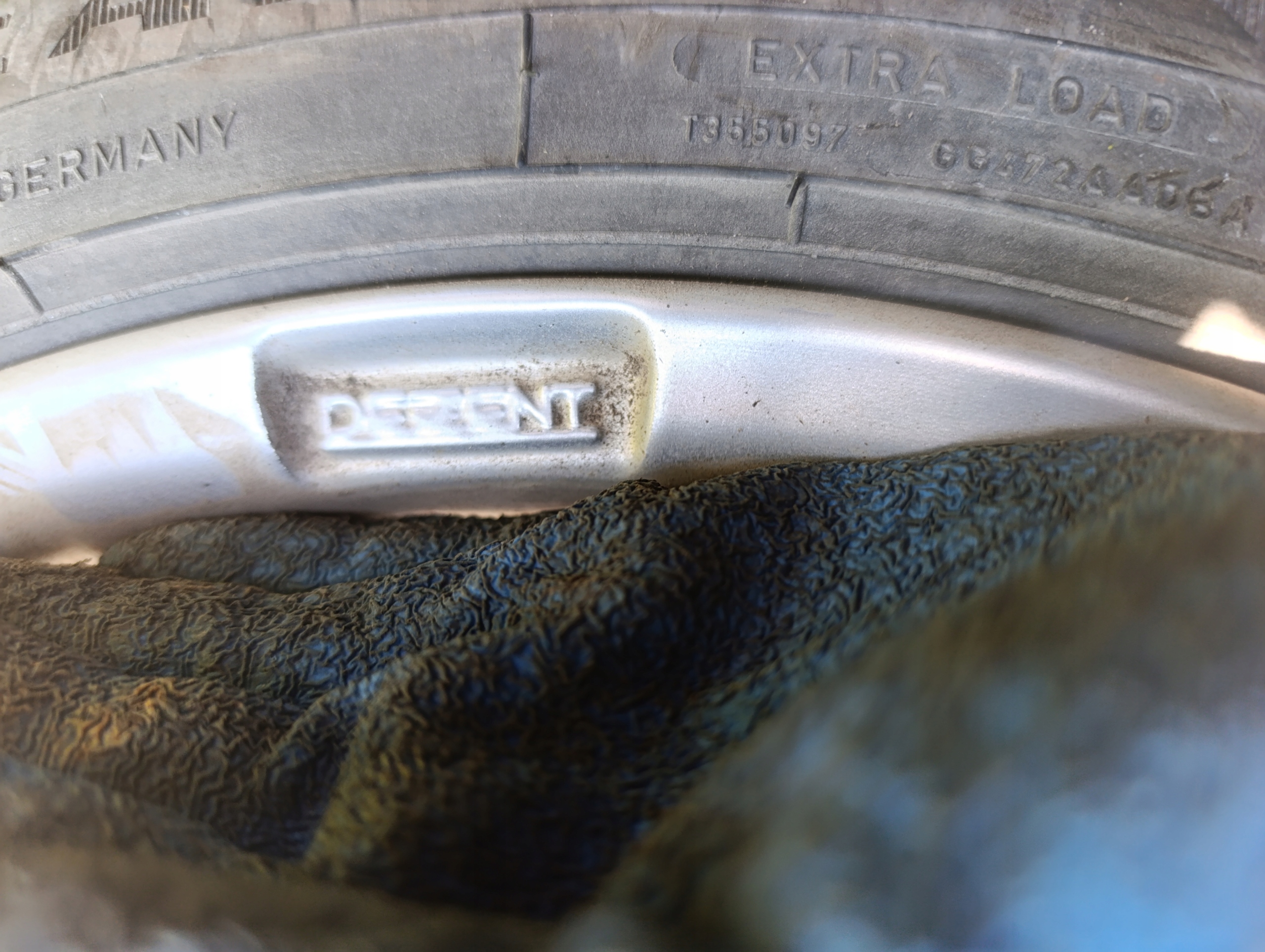 disc 4× disc aluminium Dezent 7.5" x 17" 5x112 ET 29