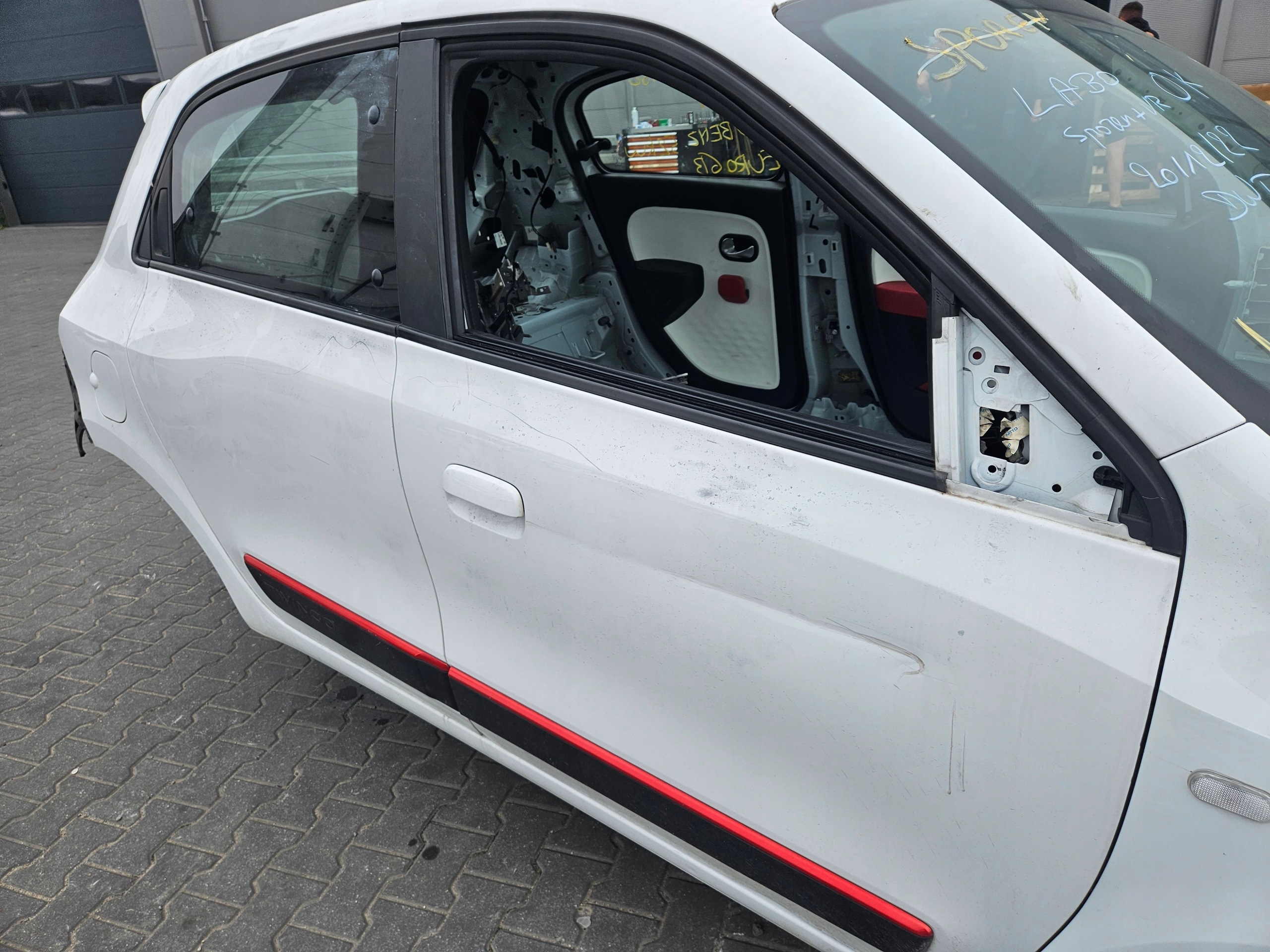 RENAULT TWINGO III door right front DVQNJ