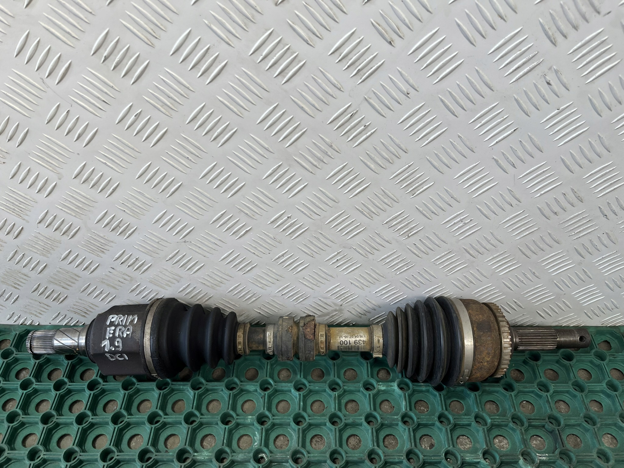 NISSAN PRIMERA P12 02- 1.9 DCI semi-axis left short. ORYGIANLNA 439100