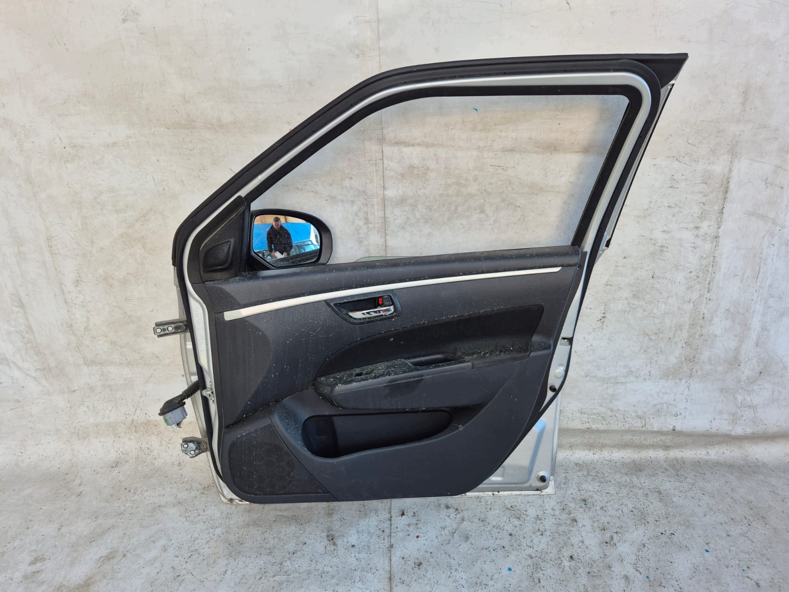SUZUKI SWIFT MK7 5D 10- door right front front LAK.ZCC