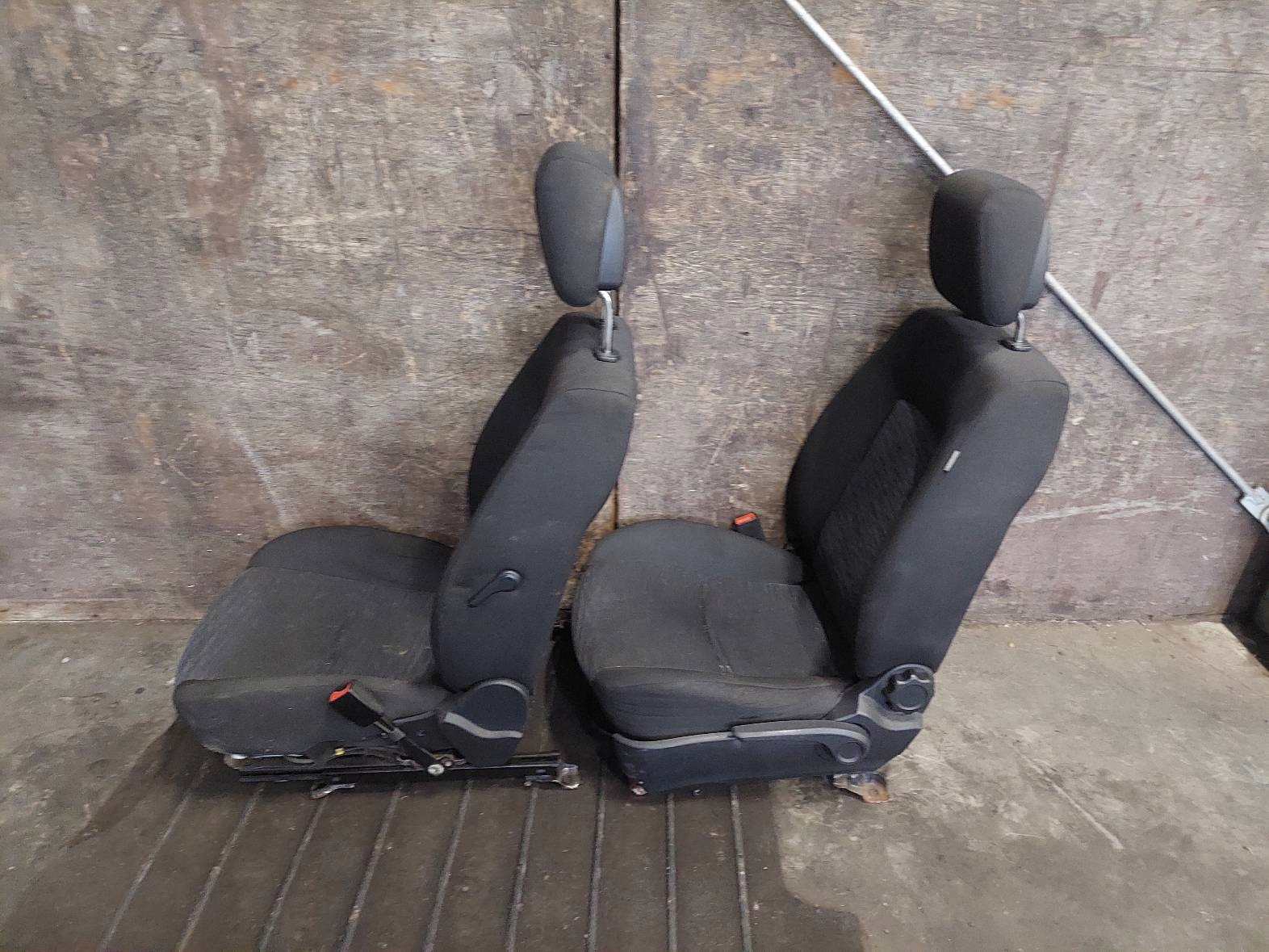 KOMPLET seats left right front KIA CEED and ID: 204094