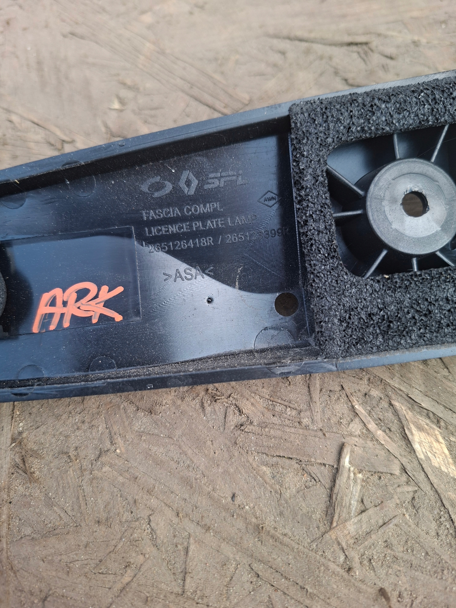 Couverture Arrière du capot KAMERA RENAULT ARKANA 265126418R