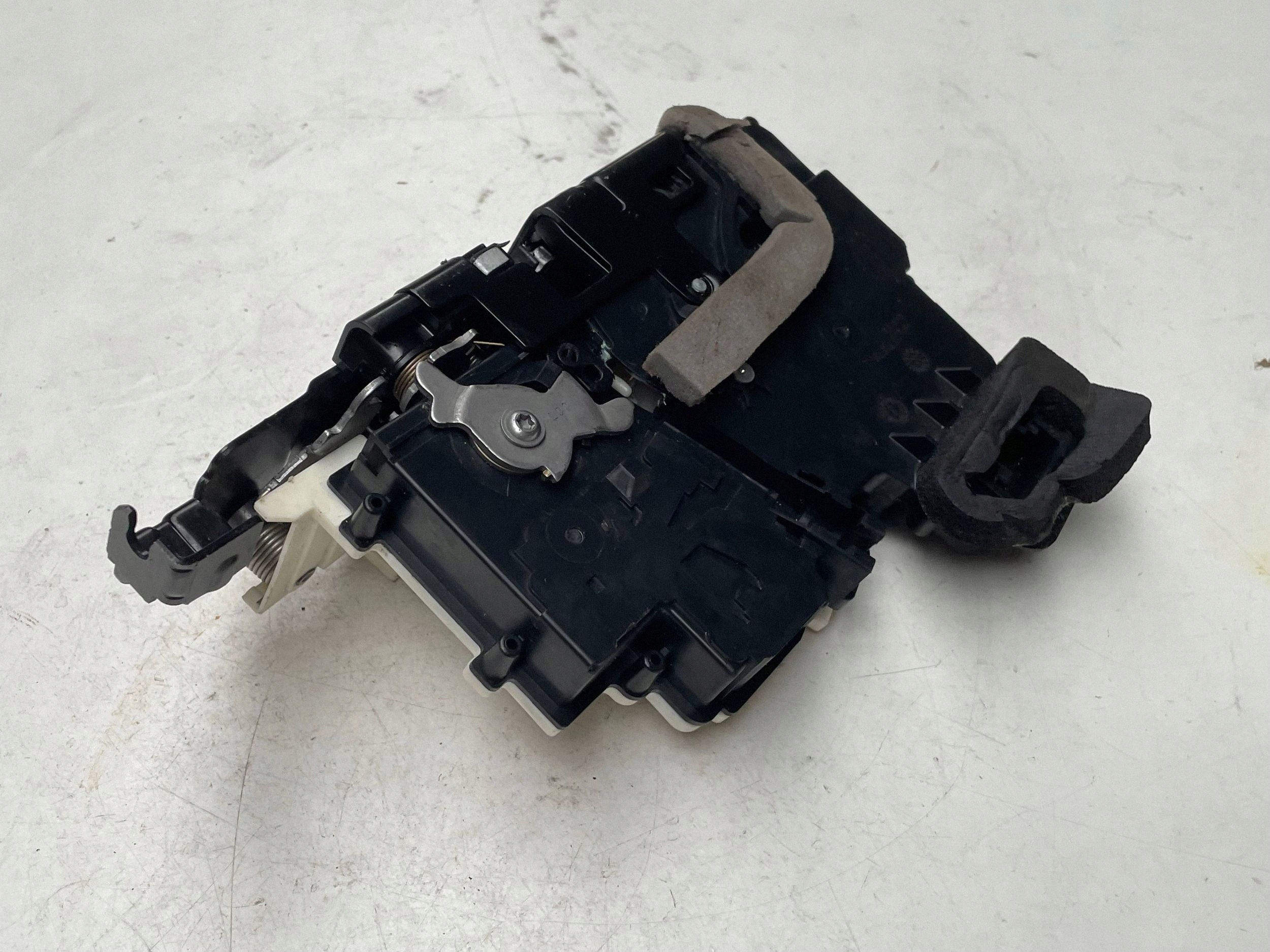 lock door przednich Audi A6 S6 C8 4K 4K1837015K !J