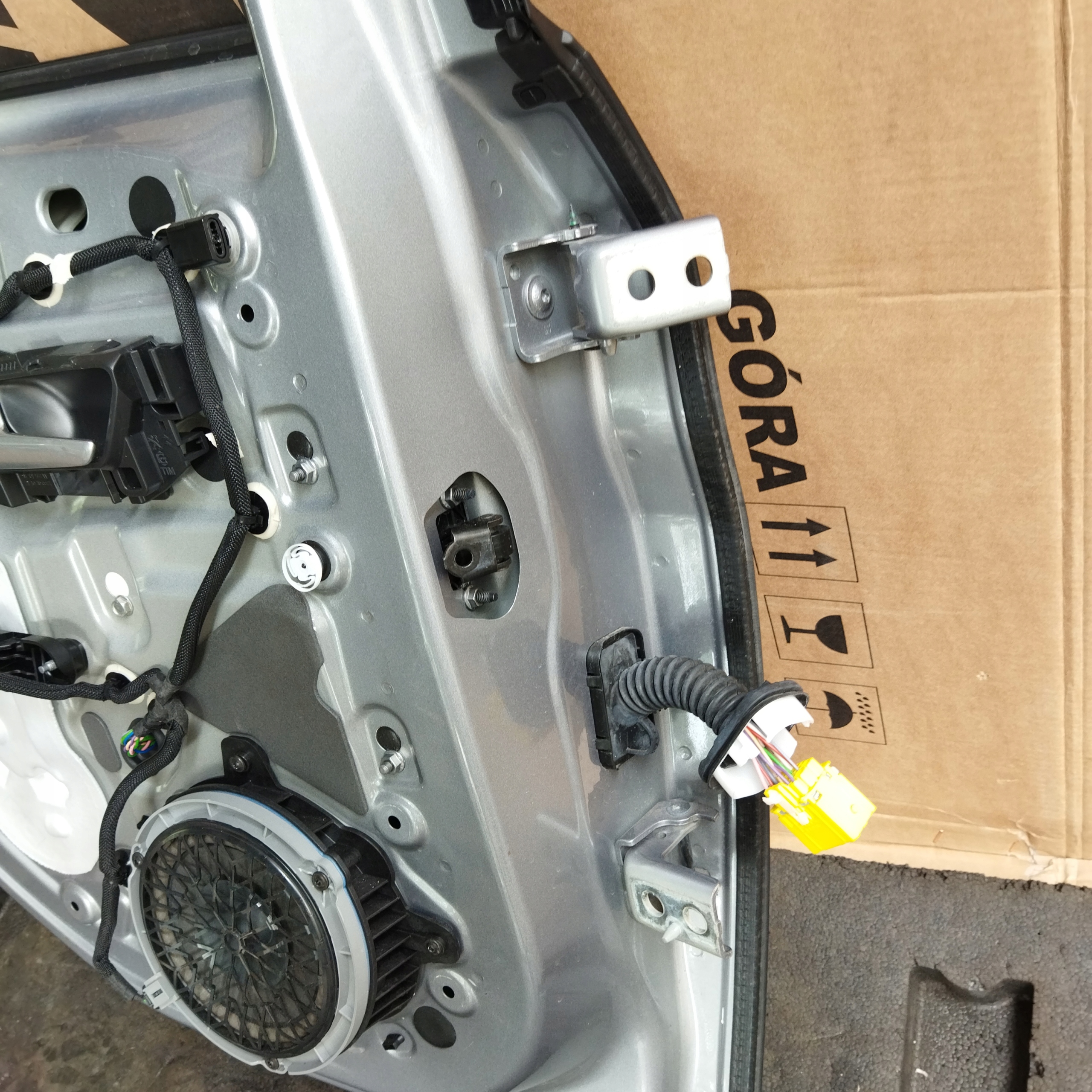 PEUGEOT 208 II DRZWI LEWY TYŁ KCAC 20R Typ samochodu Samochody osobowe