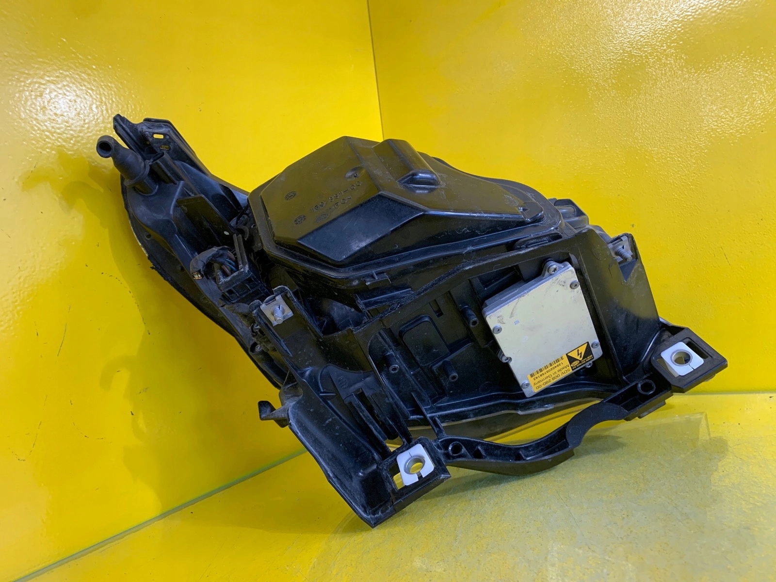 light left BMW E60 E61 Xenon 03-07 6928021 D2S