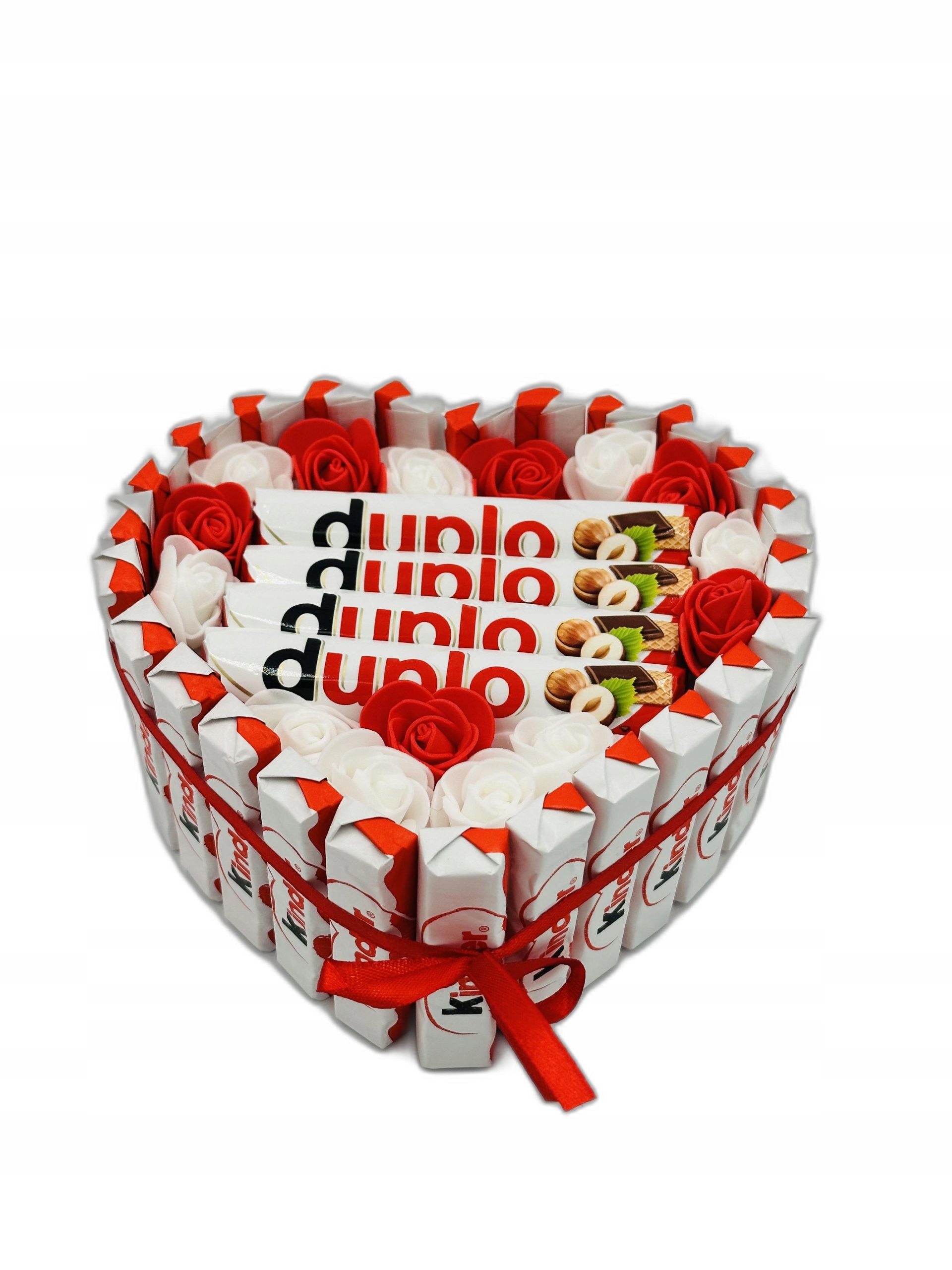 Tort Ze Słodyczy Serce Kinder Kosz Prezentowy Zestaw Na Urodziny