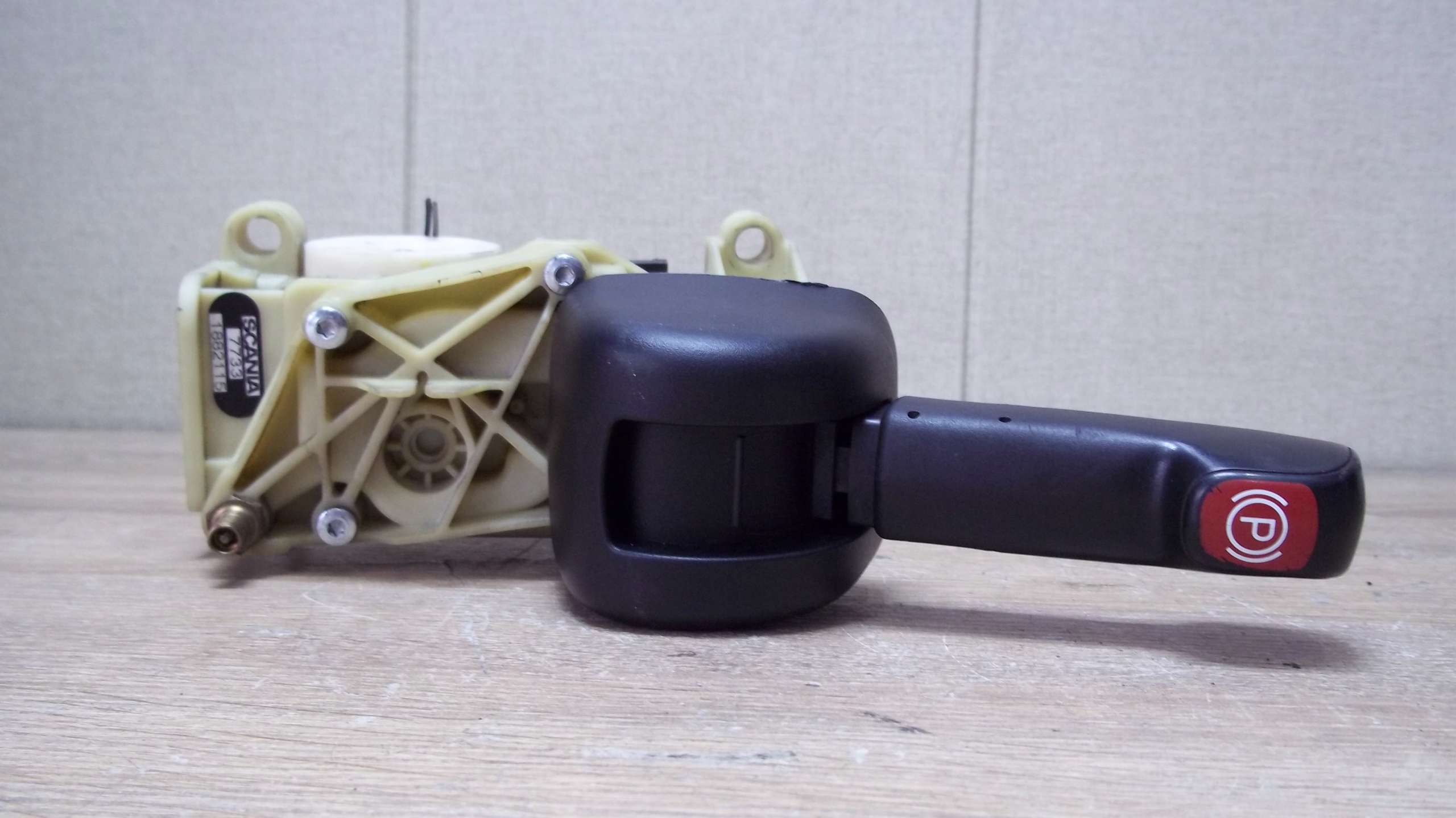 9617241020 - КЛАПАН РУЧНОГО ТОРМОЗА SCANIA R 1882115