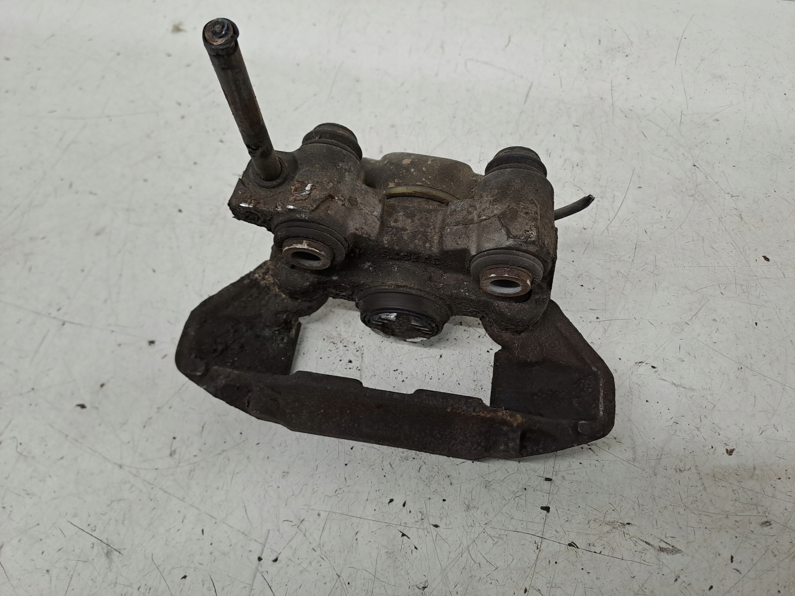 caliper left rear part Peugeot 206 CC