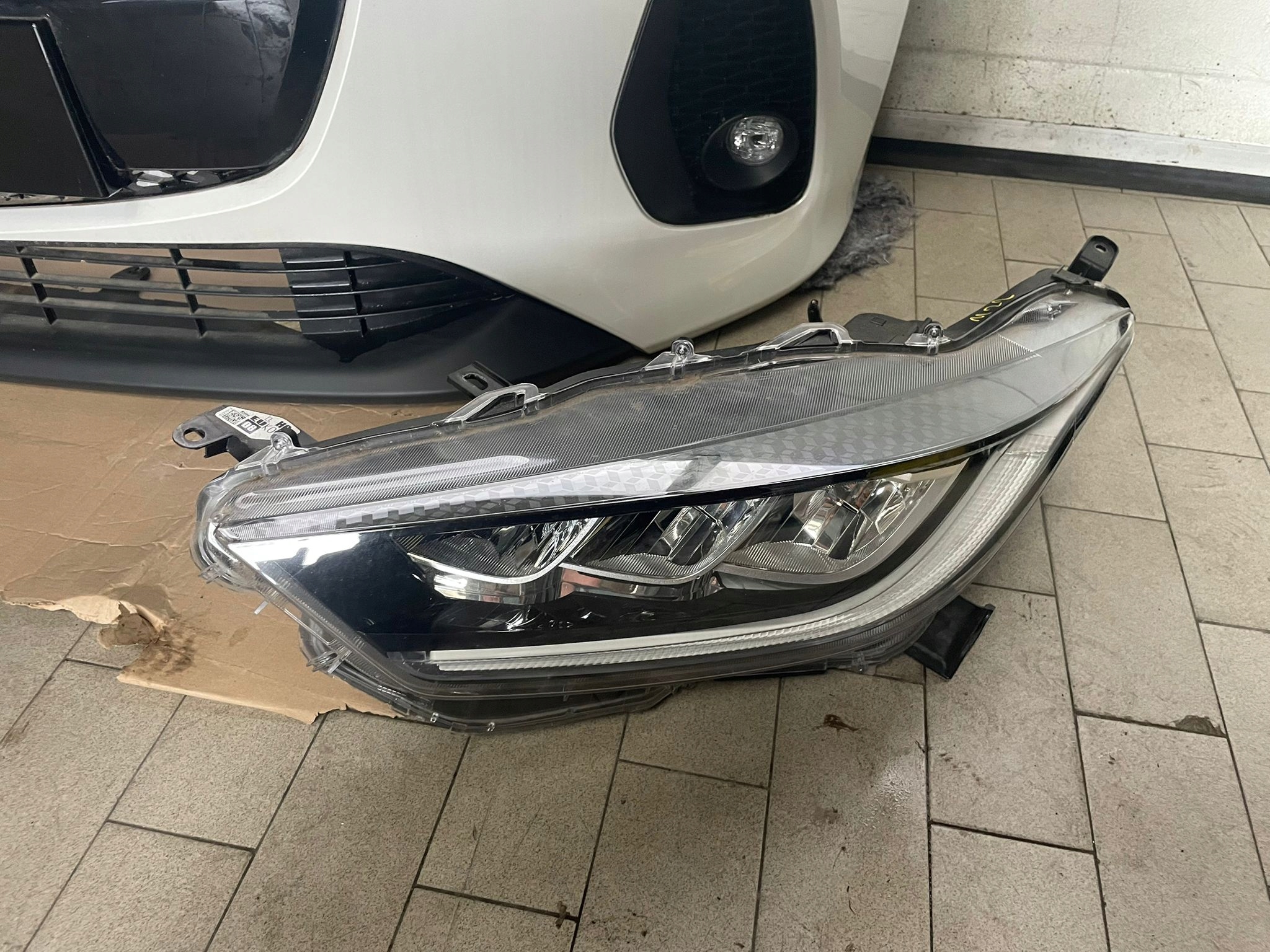 front bumper bonnet radiator lights MAZDA 2 HYBRID 2024R as new 089