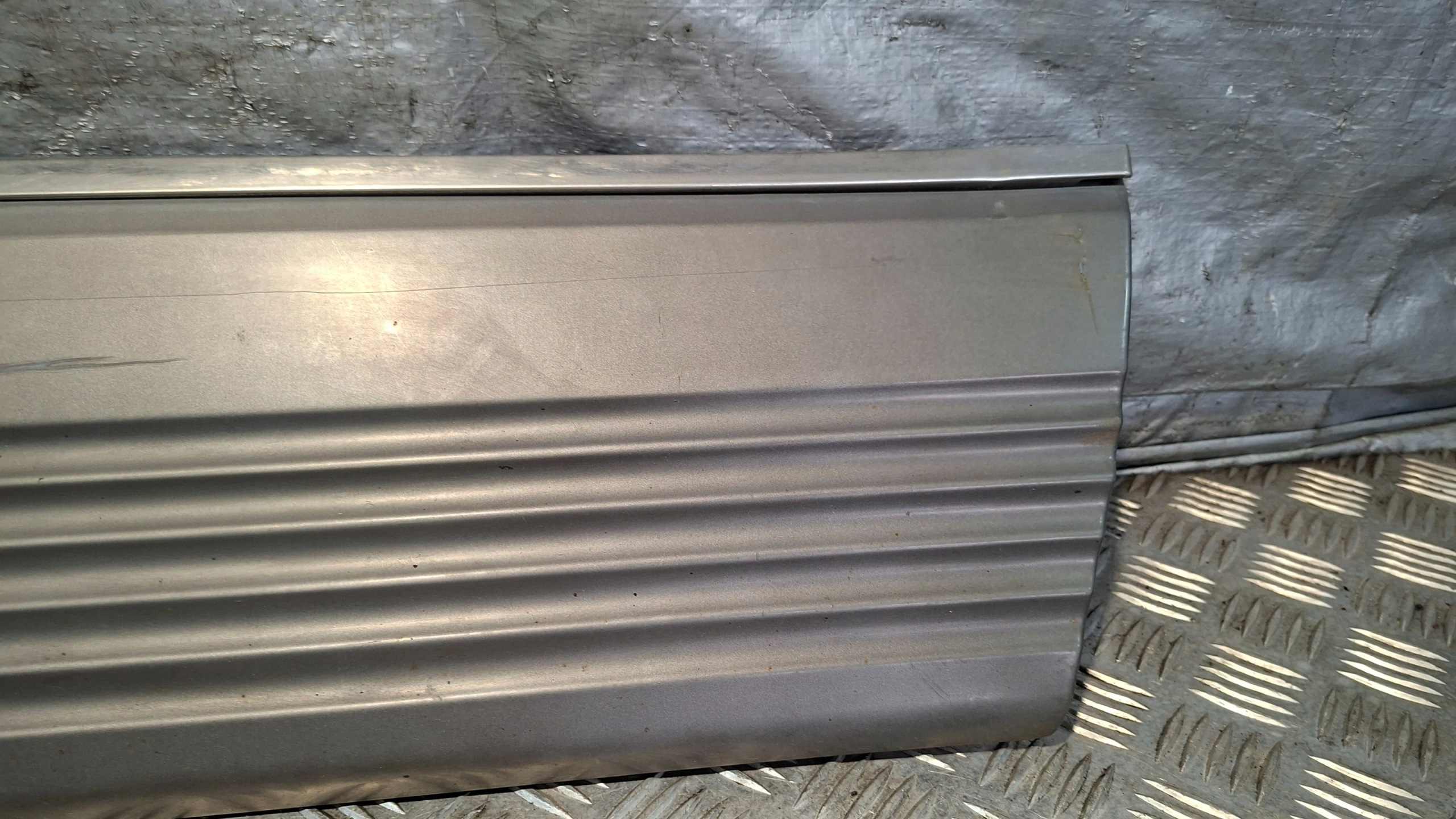 moulding door right front MERCEDES W126
