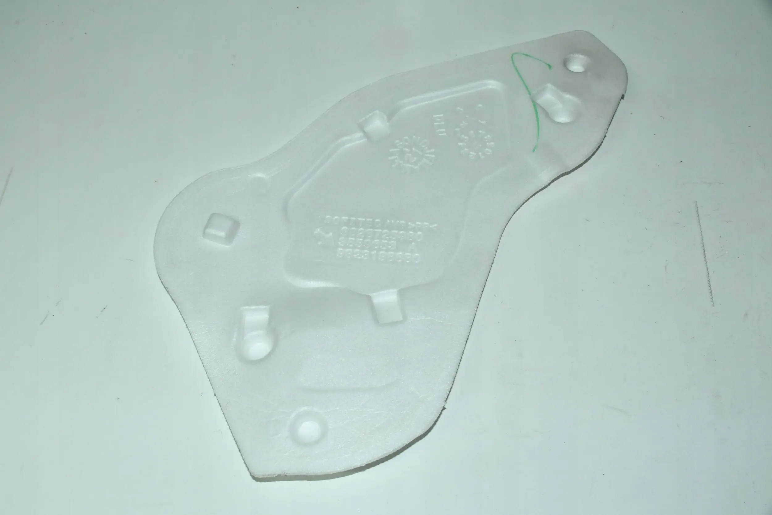 WYGŁUSZENIE WEWNĘTRZNE DRZWI LEWY PRZÓD 9826725980 PEUGEOT 208 II 19- Numer katalogowy części 9826725980