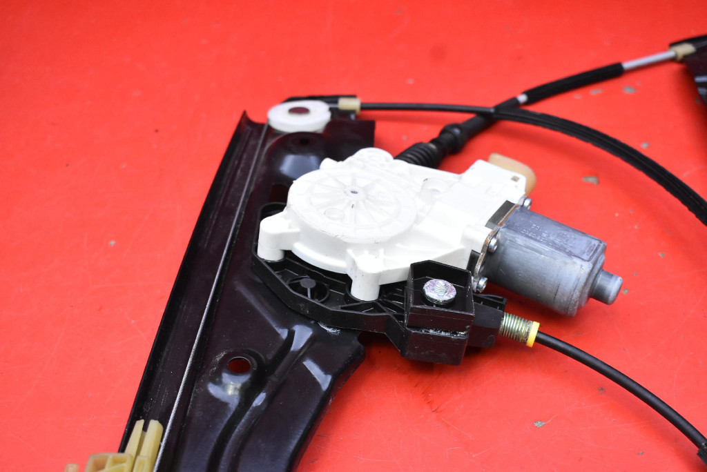 window regulator left front EU 7182085-S BMW F01 F02 08-12