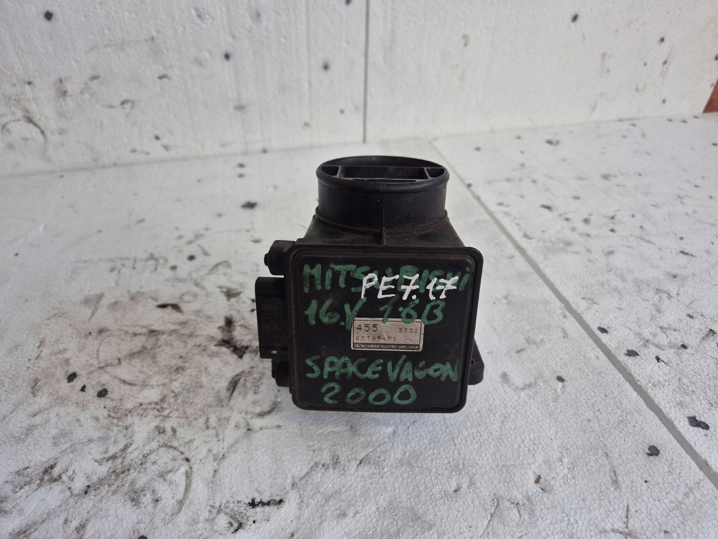 flow meter E5T05471 Mitsubishi Space Wagon 455 1.6 16V 00