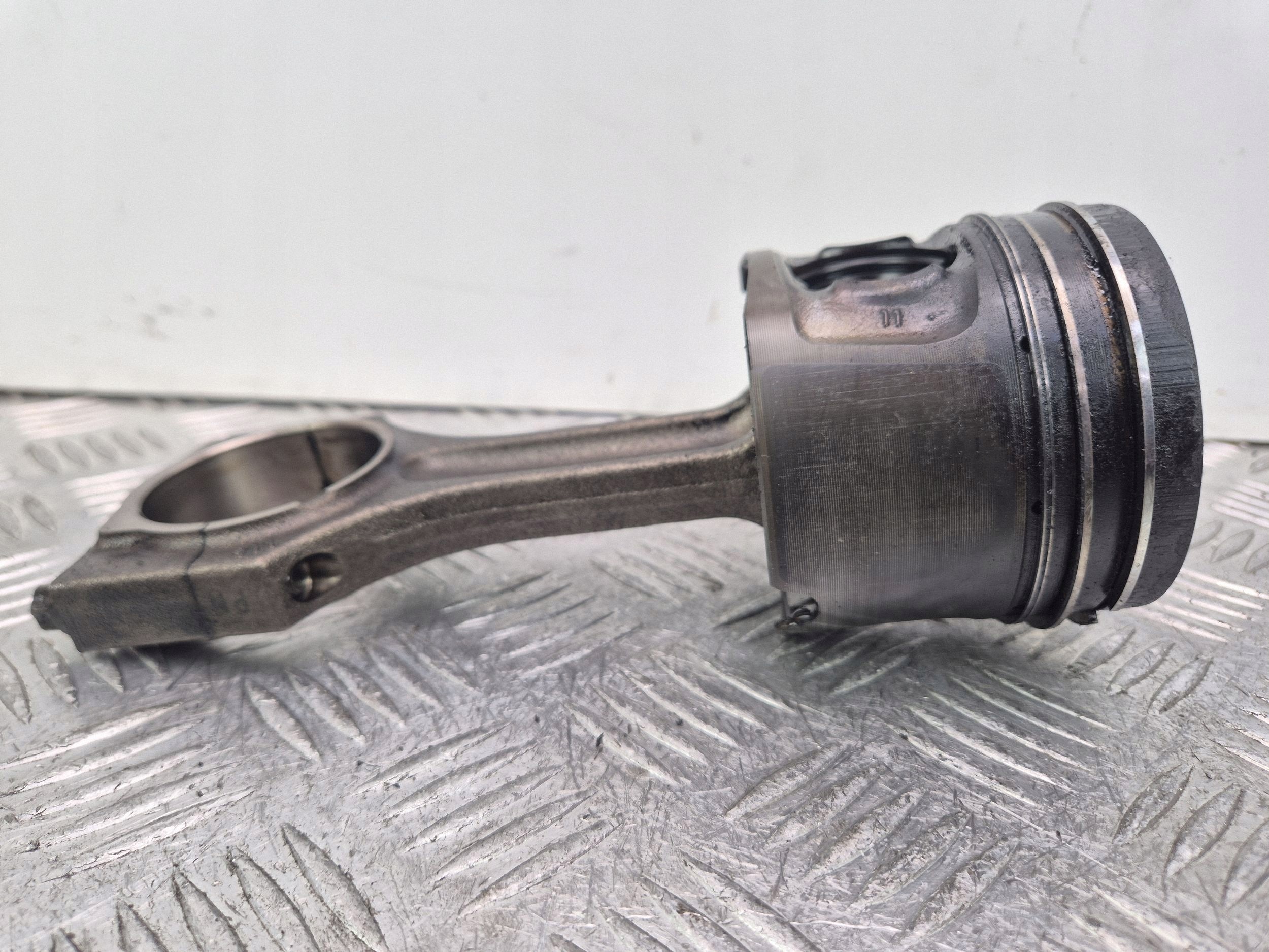 piston with connecting rod BMW 1 E81 E87 116d 0840BB N47D20A