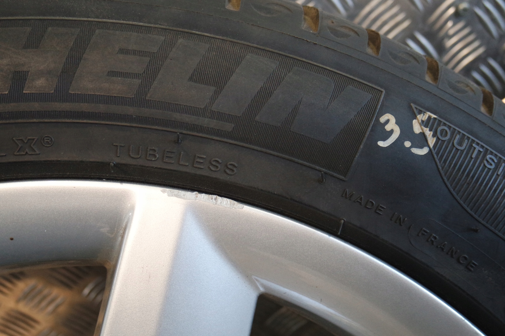 ALUFELGI KOLA LATO AUDI A5 8T 8T0601025D 17' Y14 Marka opon Michelin