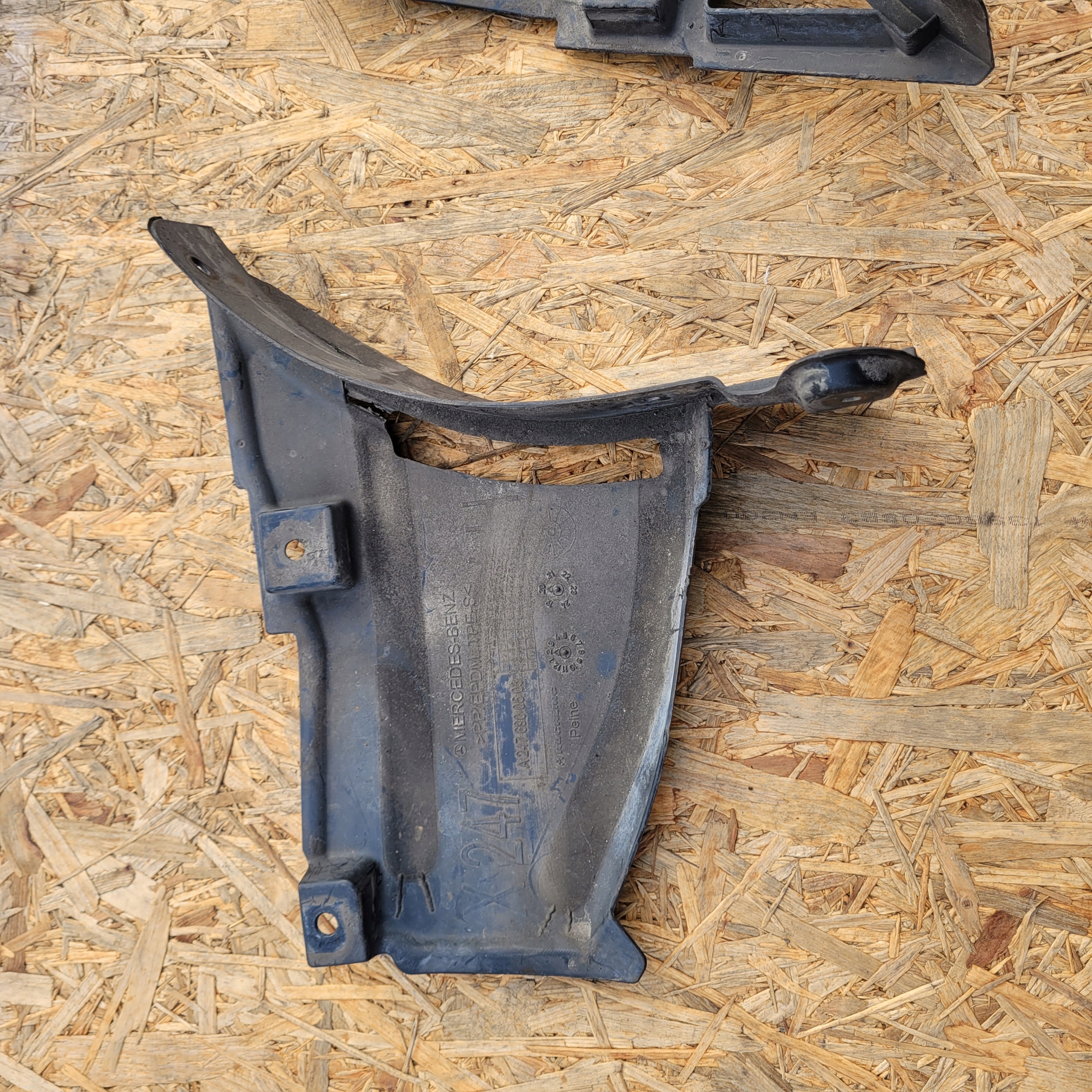 corner NADKOLA left front MERCEDES GLA W247 A2476900503