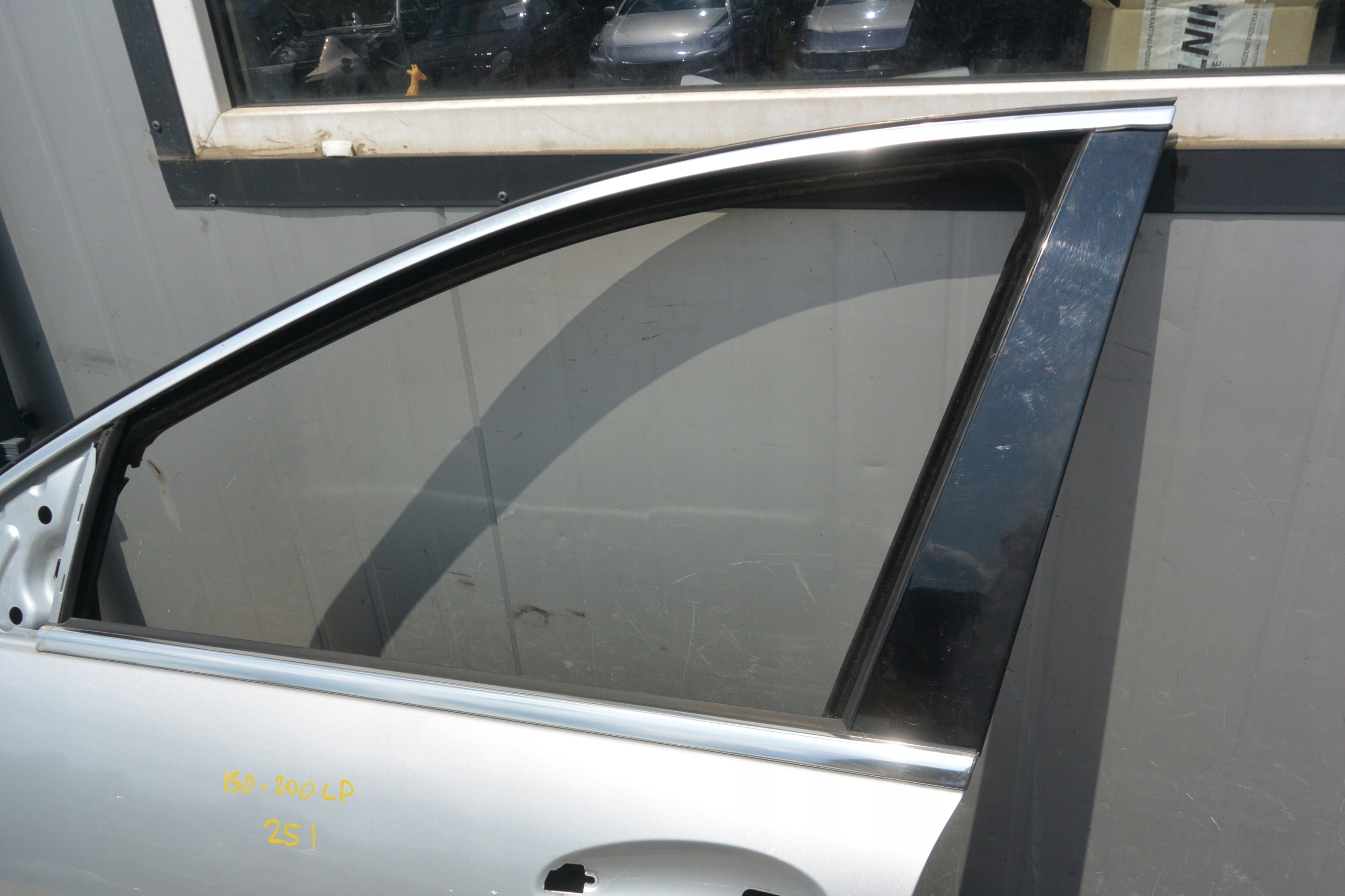 door left front MERCEDES R-KLASA W251 775 C775