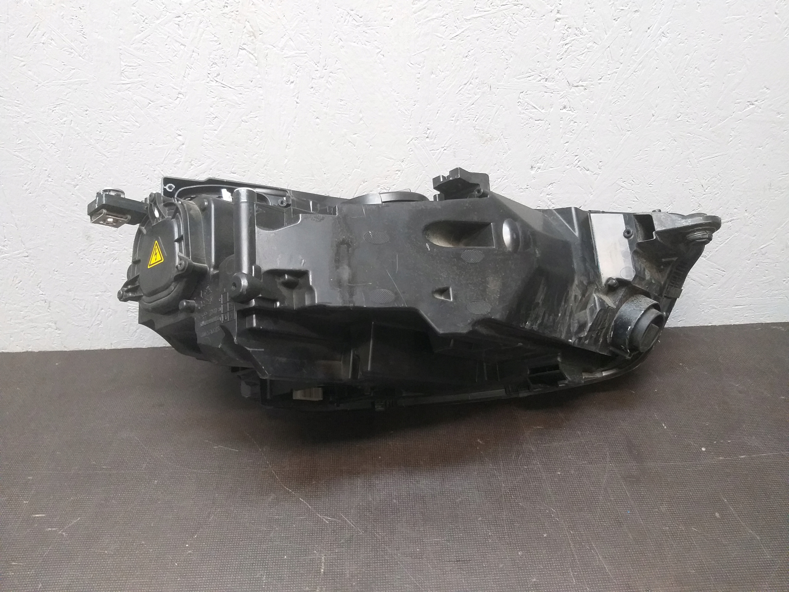 LAMPA PRZÓD LEWA AUDI Q5 XENON LED 80A941005 Producent części Audi OE