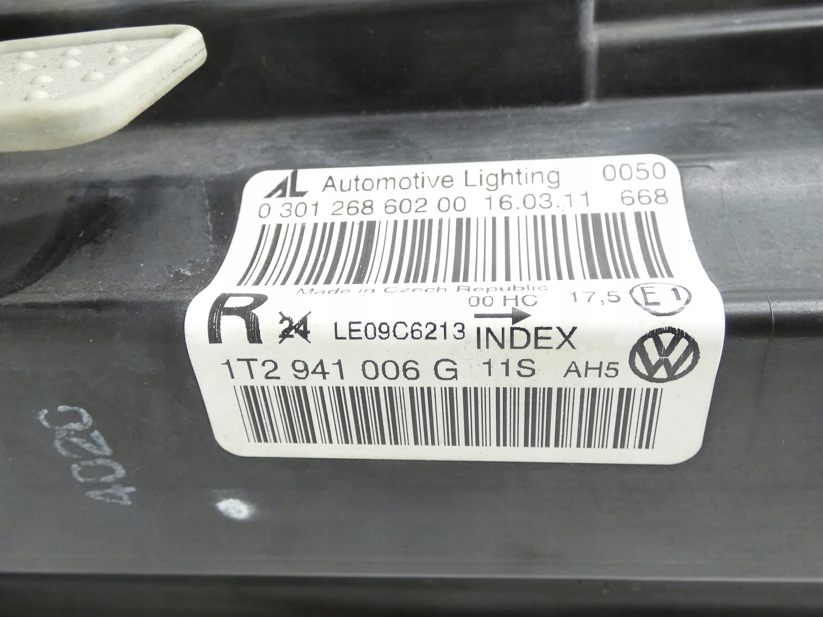light REFLEKTOR right front VW TOUARN and LIFT 10-15R 1T2941006