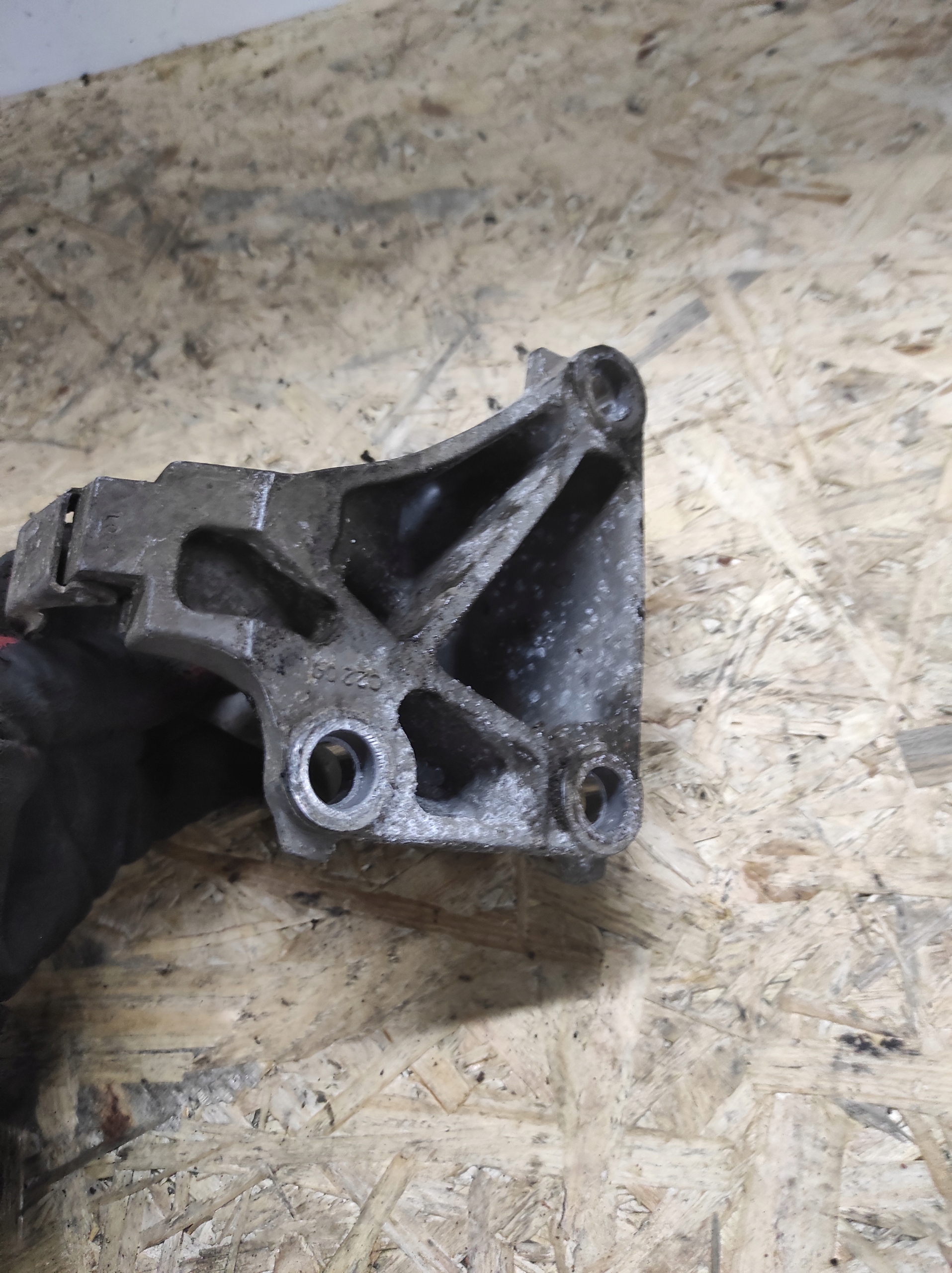 SUPPORT DEMI AXE TRAFIC VIVARO 1.6 DCI BITURBO