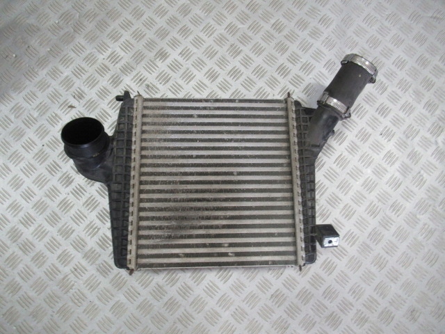 CHŁODNICA INTERCOOLER AUDI Q7 II 4M0145804AQ