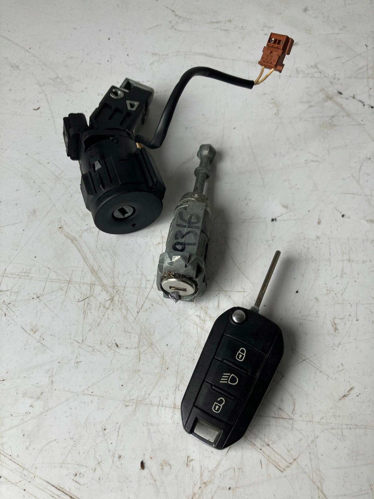 Allumage Insert de la serrure Clé PEUGEOT 308 T9