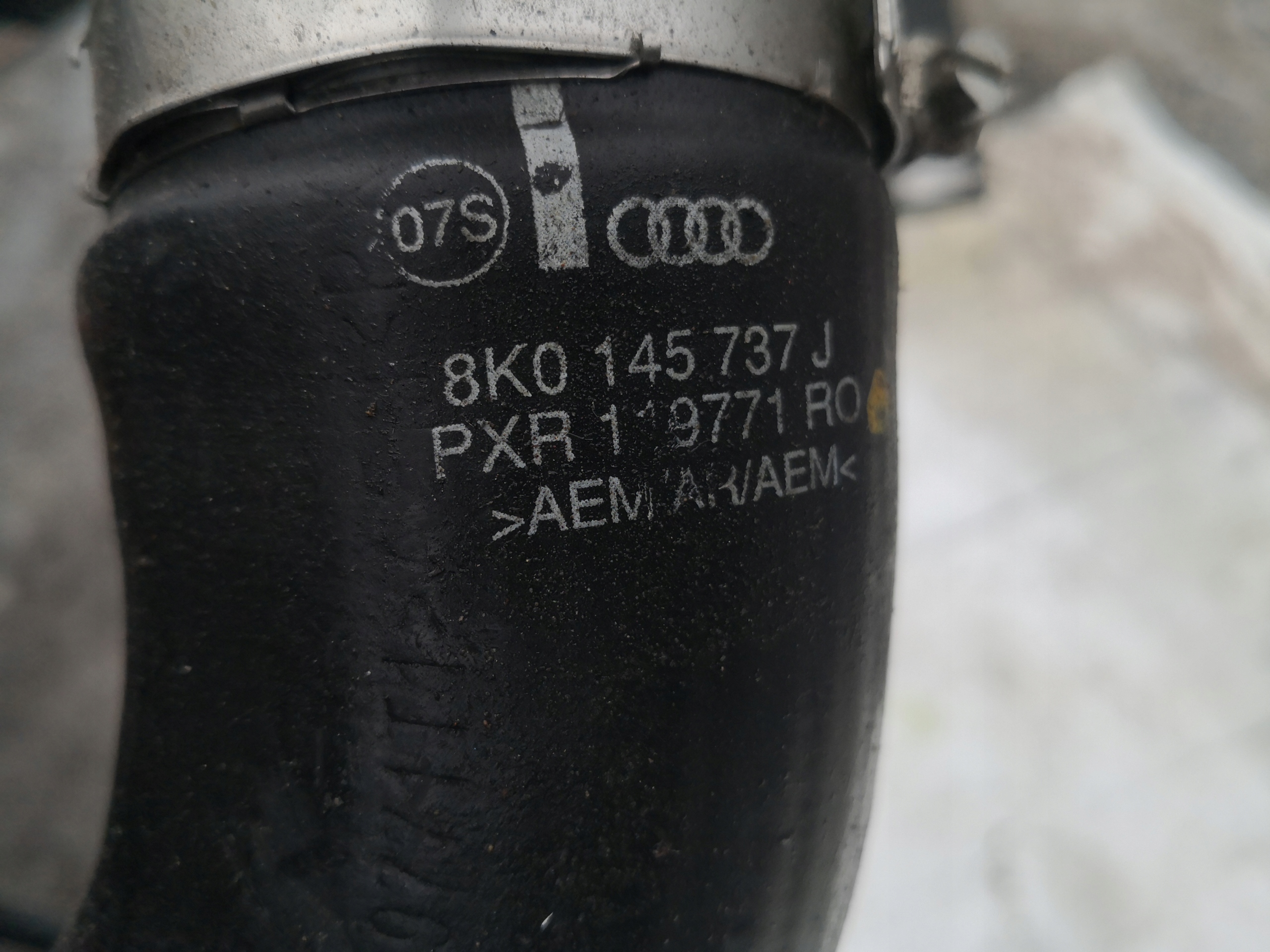 trouba hadice intercoolera AUDI A4 B8 8K0145673BB
